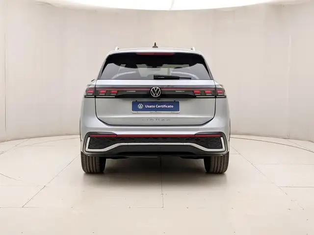 Volkswagen Tiguan view 5