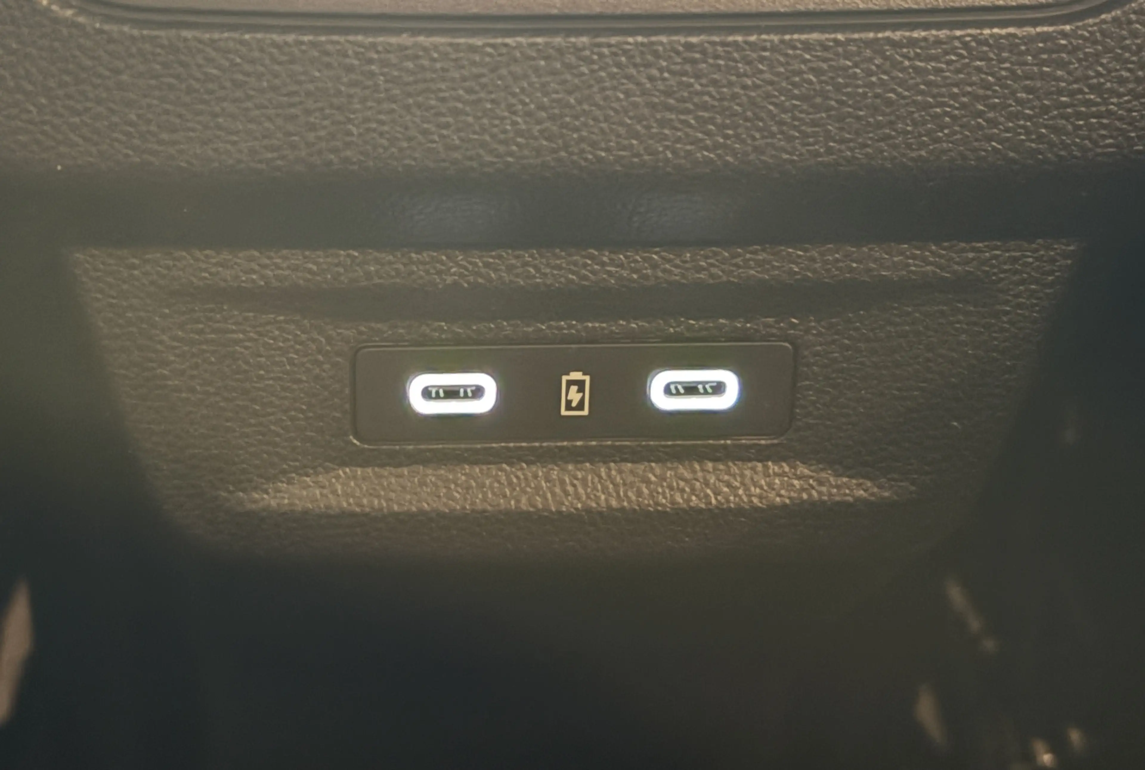 Renault Austral Techno Full Hybrid 200 PS — photo 9