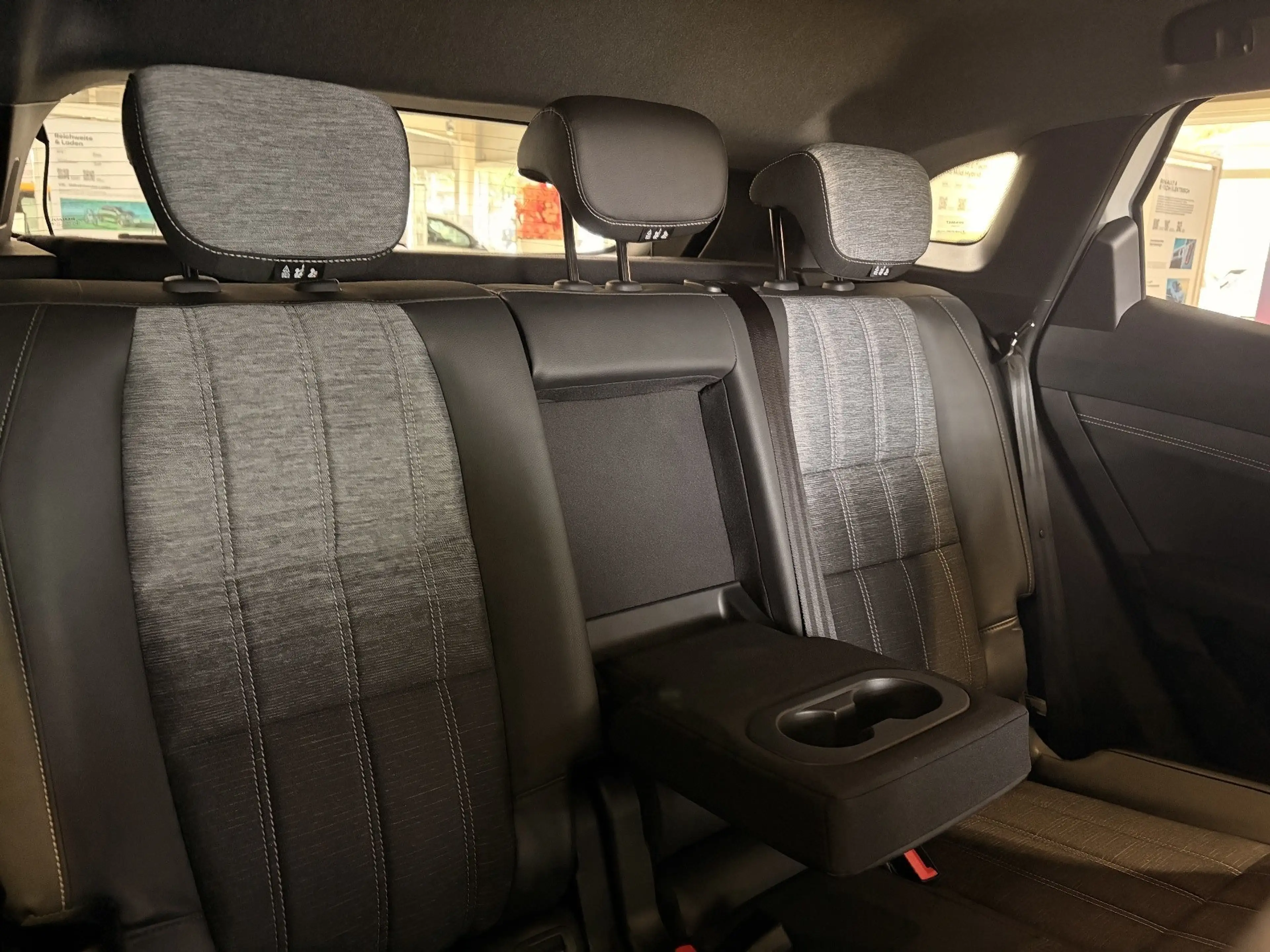Renault Austral Techno Full Hybrid 200 PS — photo 8