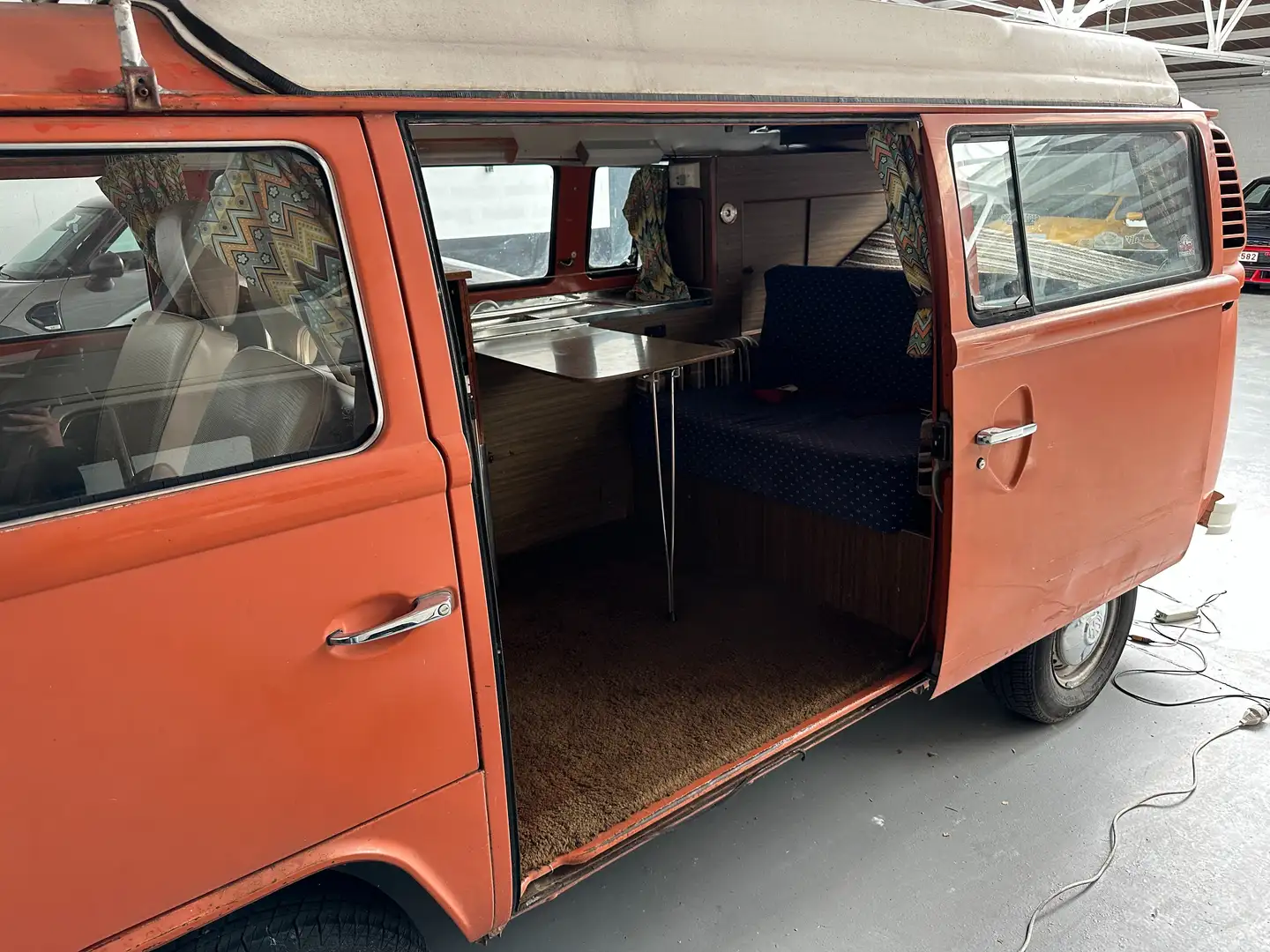 Volkswagen T2 Naranja - 2
