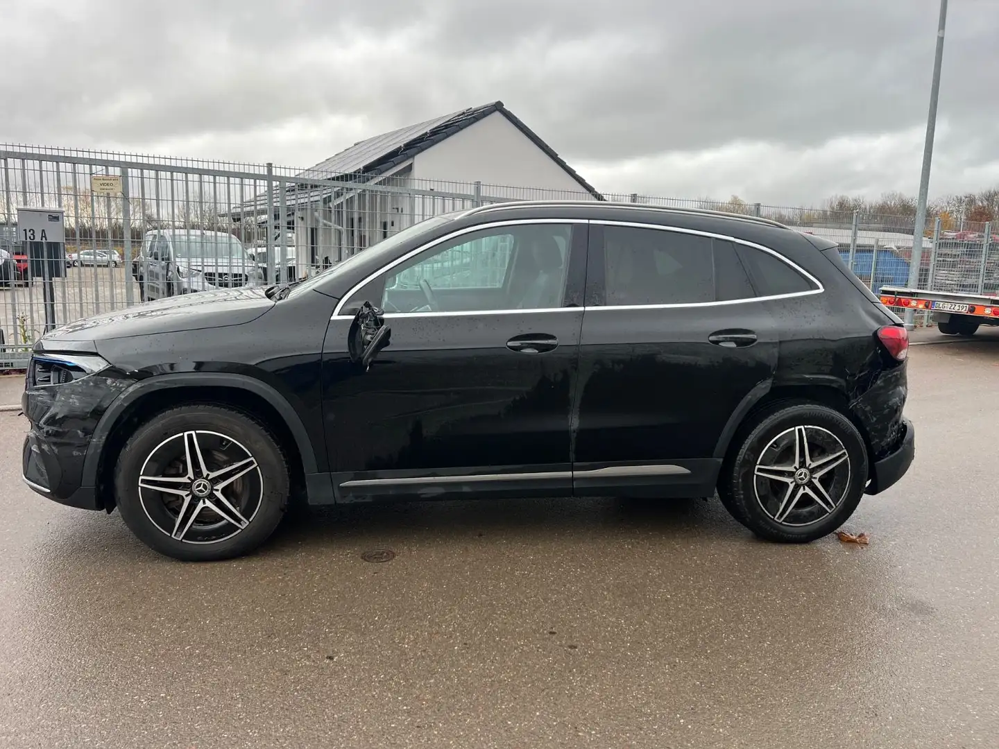 Mercedes-Benz EQA EQA 250 AMG Line Noir - 2