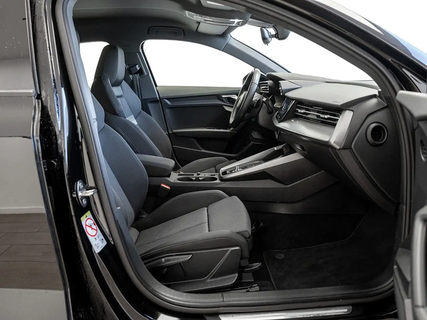 Audi A3 Sportback 40 TFSIe advanced Navi LED SHZ P Schwarz - 2