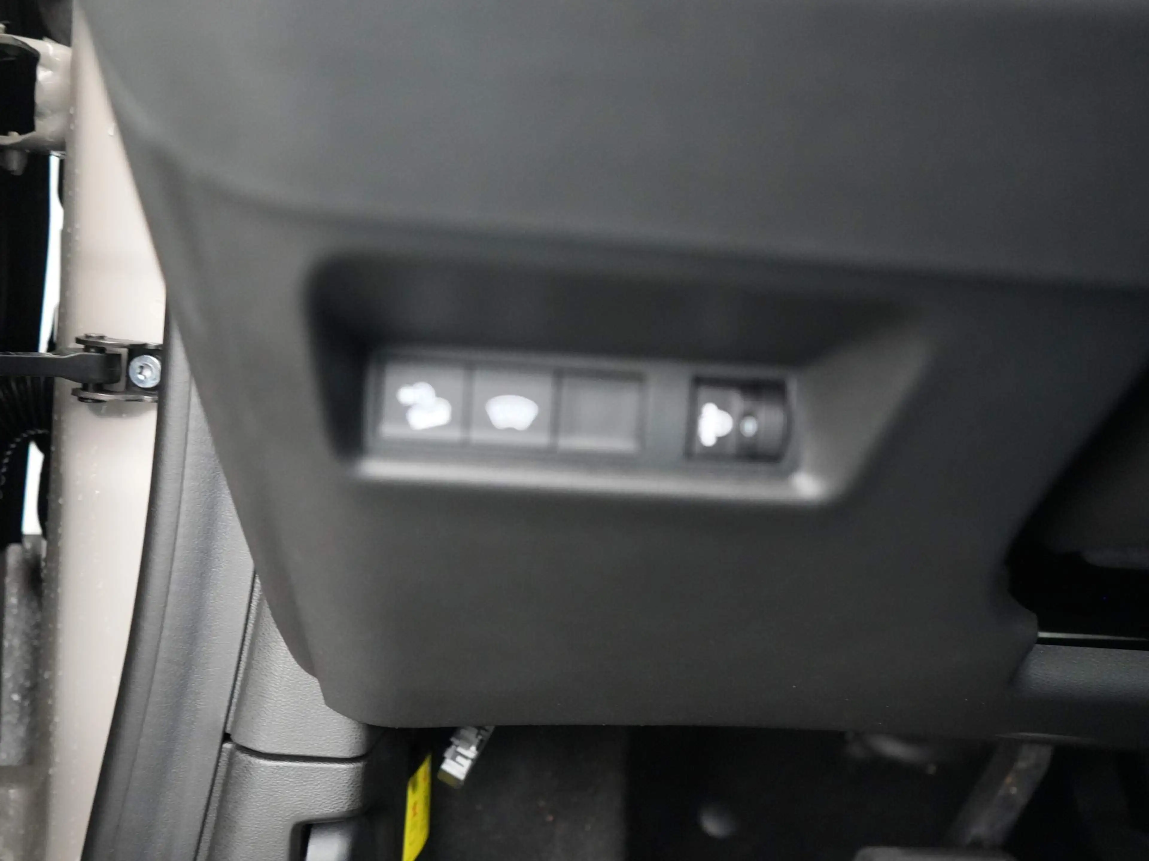Jeep Avenger 1.2 e-Hybrid Summit | Leder en winterpakket | Adap — photo 26
