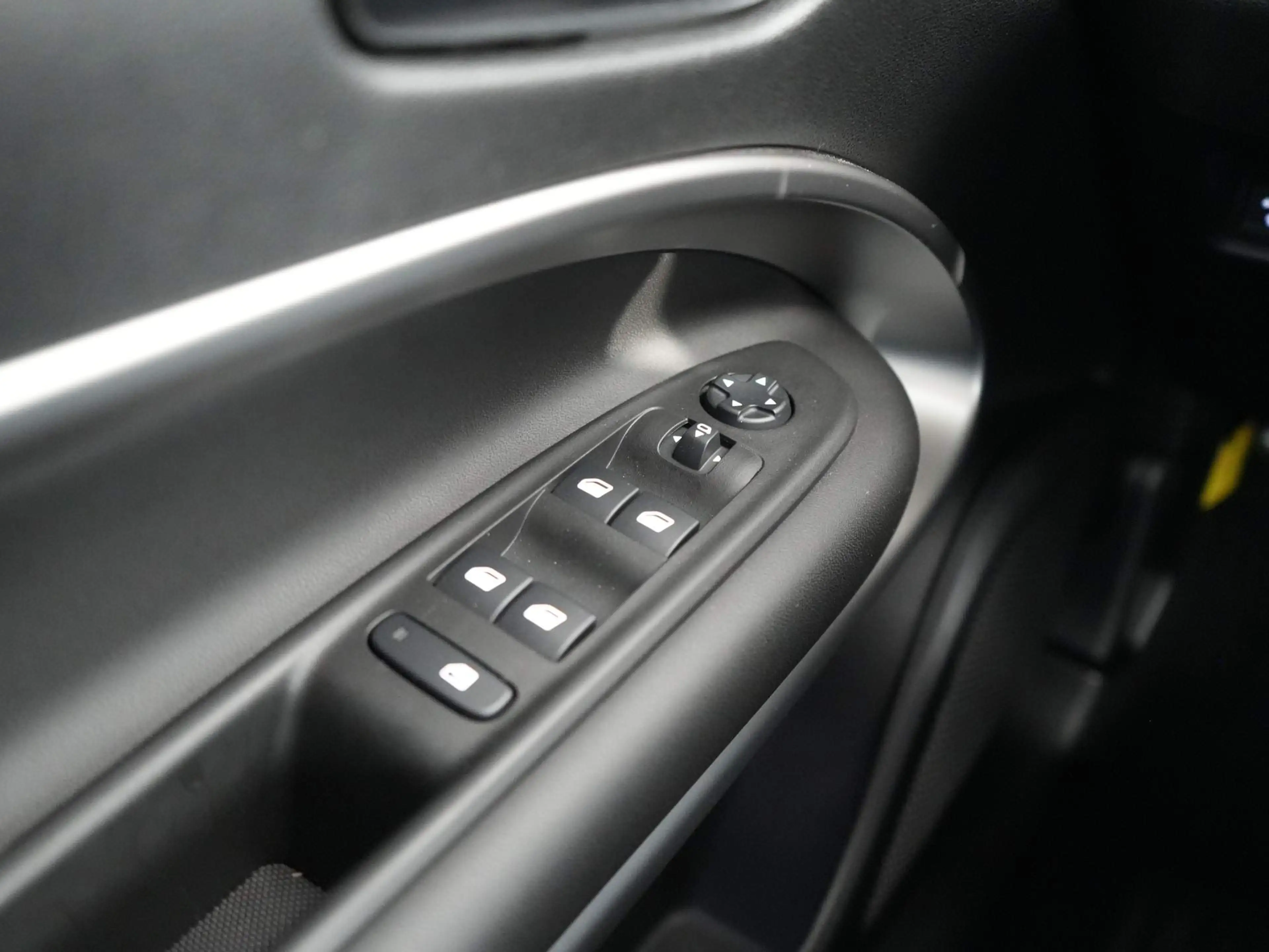 Jeep Avenger 1.2 e-Hybrid Summit | Leder en winterpakket | Adap — photo 25