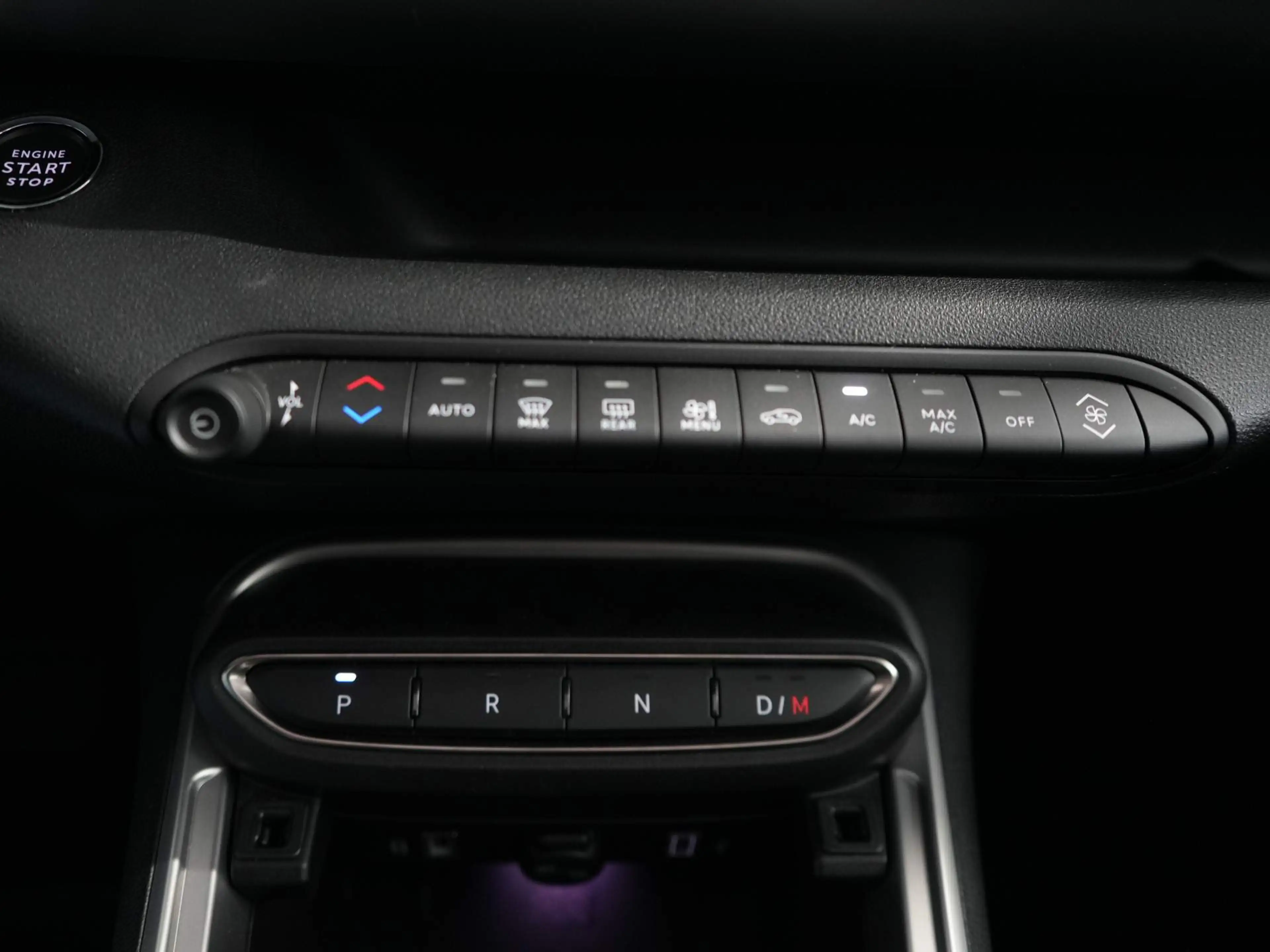 Jeep Avenger 1.2 e-Hybrid Summit | Leder en winterpakket | Adap — photo 17
