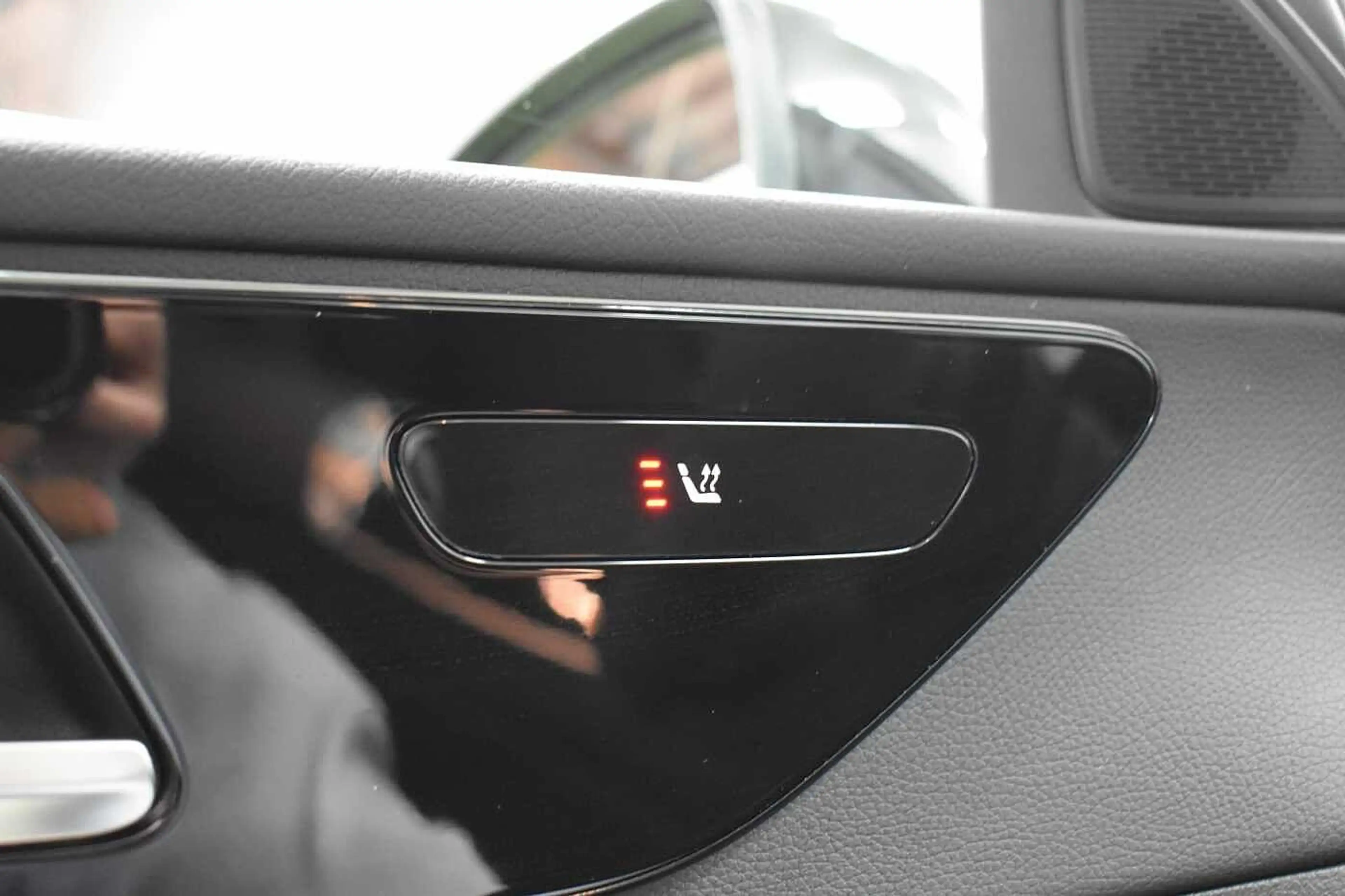 Mercedes-Benz C 180 Limousine Carplay + Verwarmde zetels — photo 12