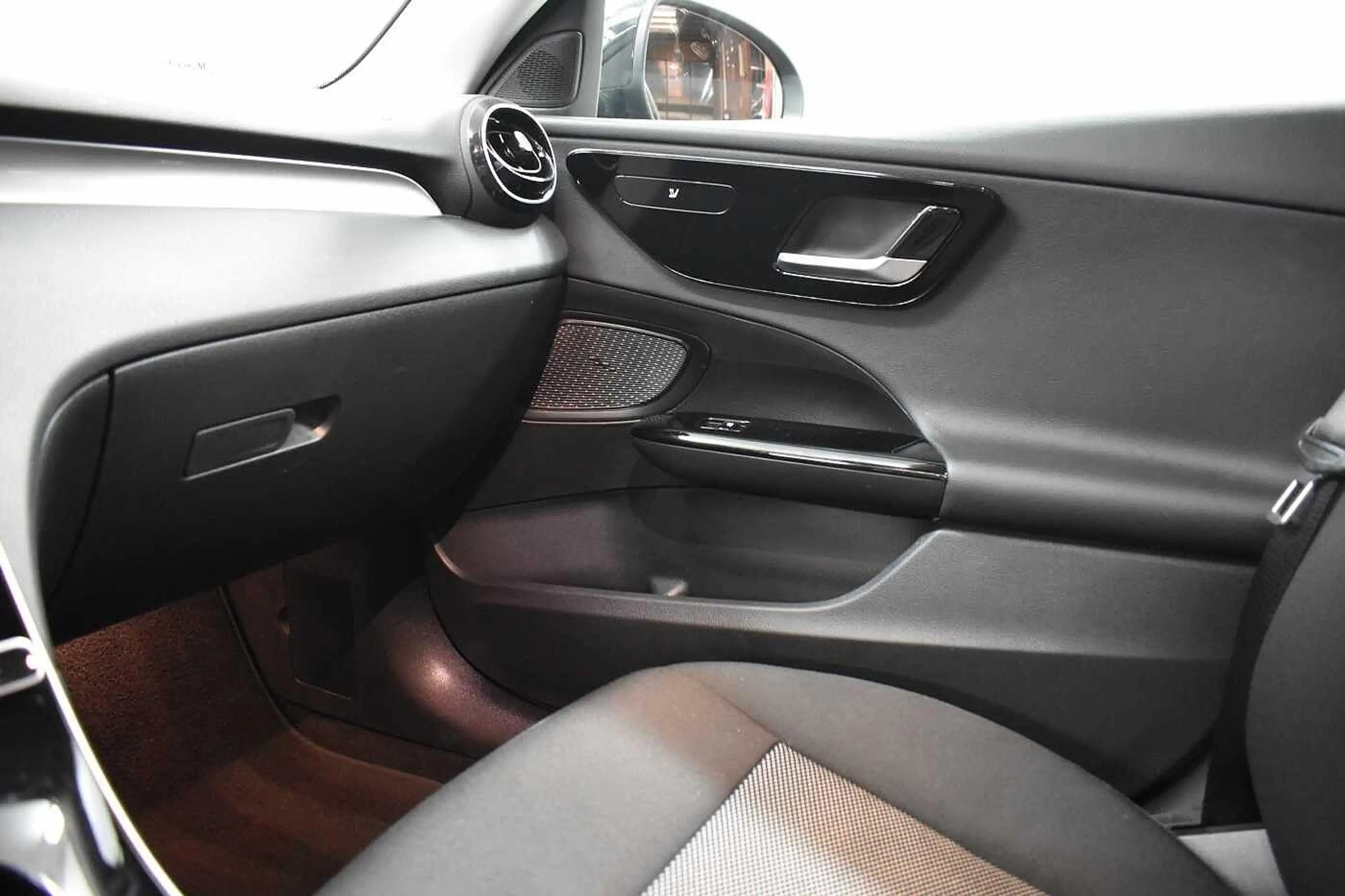 Mercedes-Benz C 180 Limousine Carplay + Verwarmde zetels — photo 13