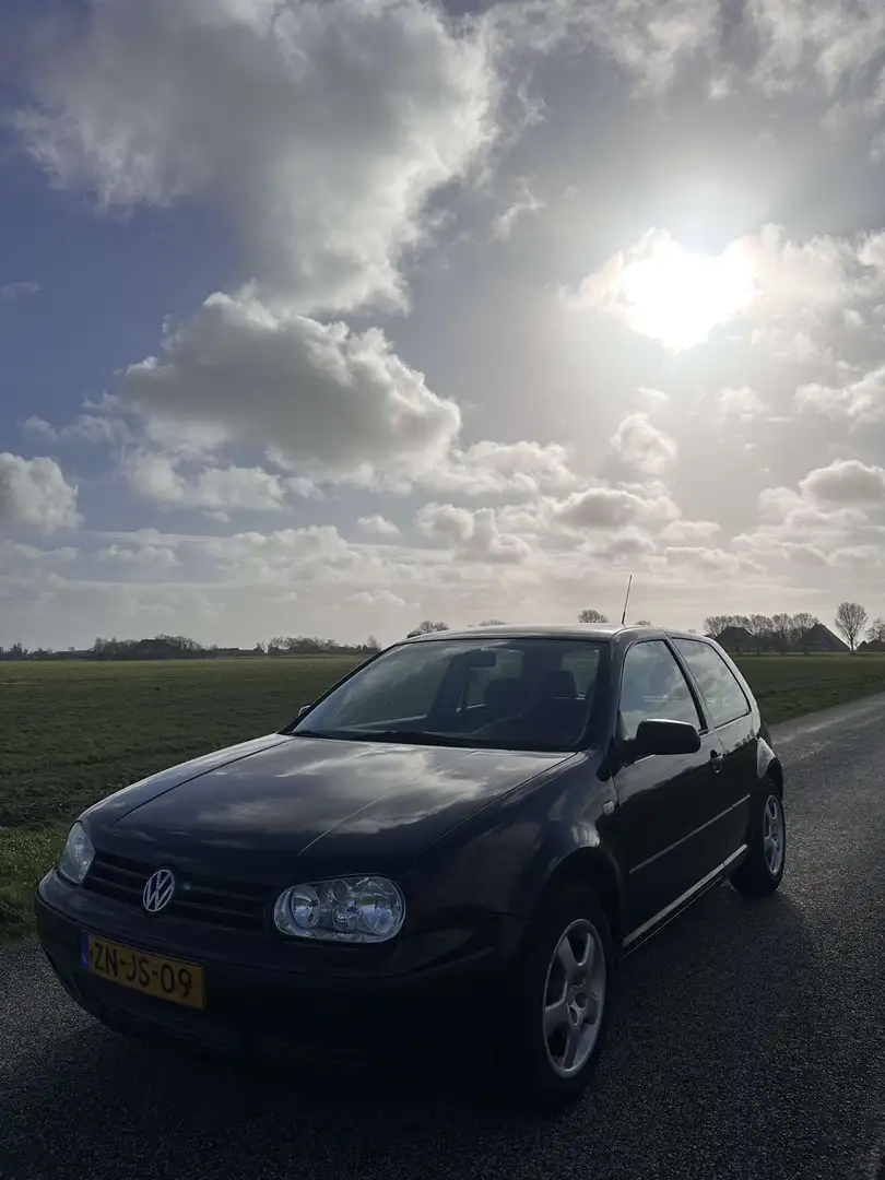 Volkswagen Golf 1.6 Trendline Noir - 2