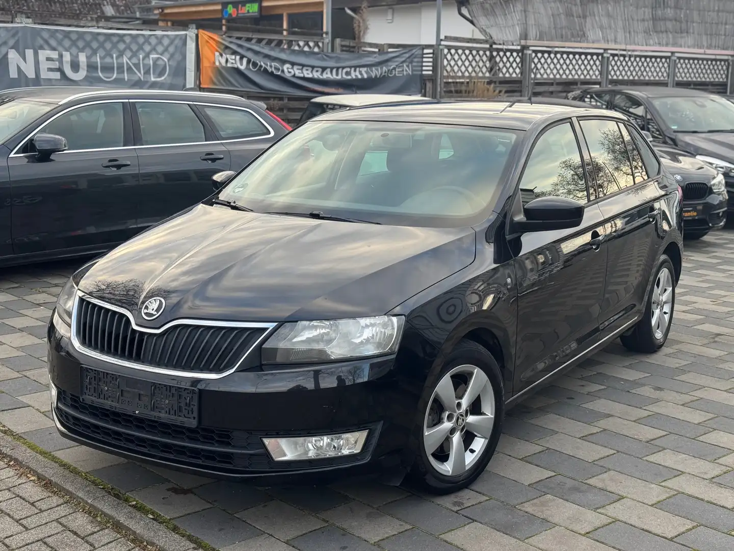 Skoda Rapid/Spaceback Ambition Schwarz - 1