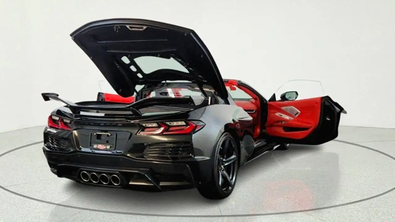 Chevrolet Corvette снимка Chevrolet Corvette