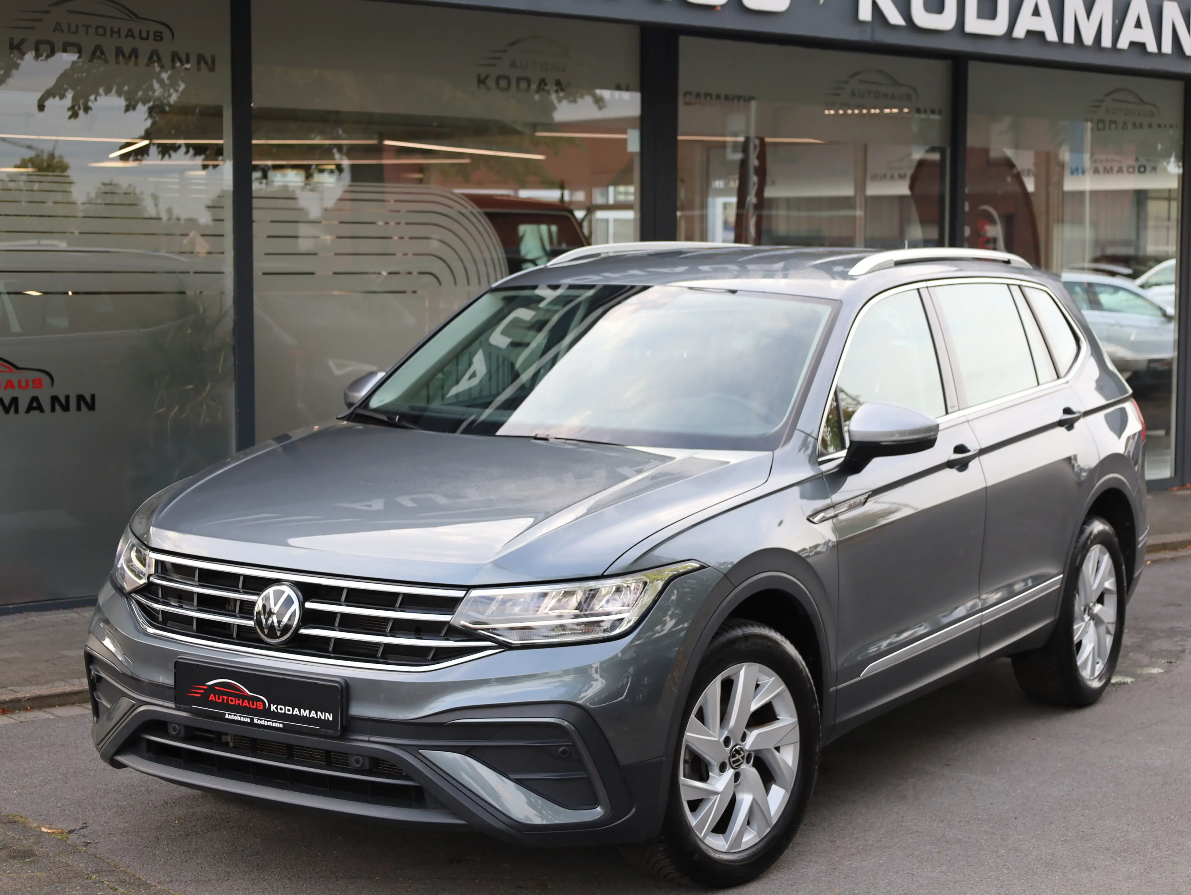 Volkswagen Tiguan Allspace Life *Virtual*ACC*AHK* 7 Sitzer* — photo 2