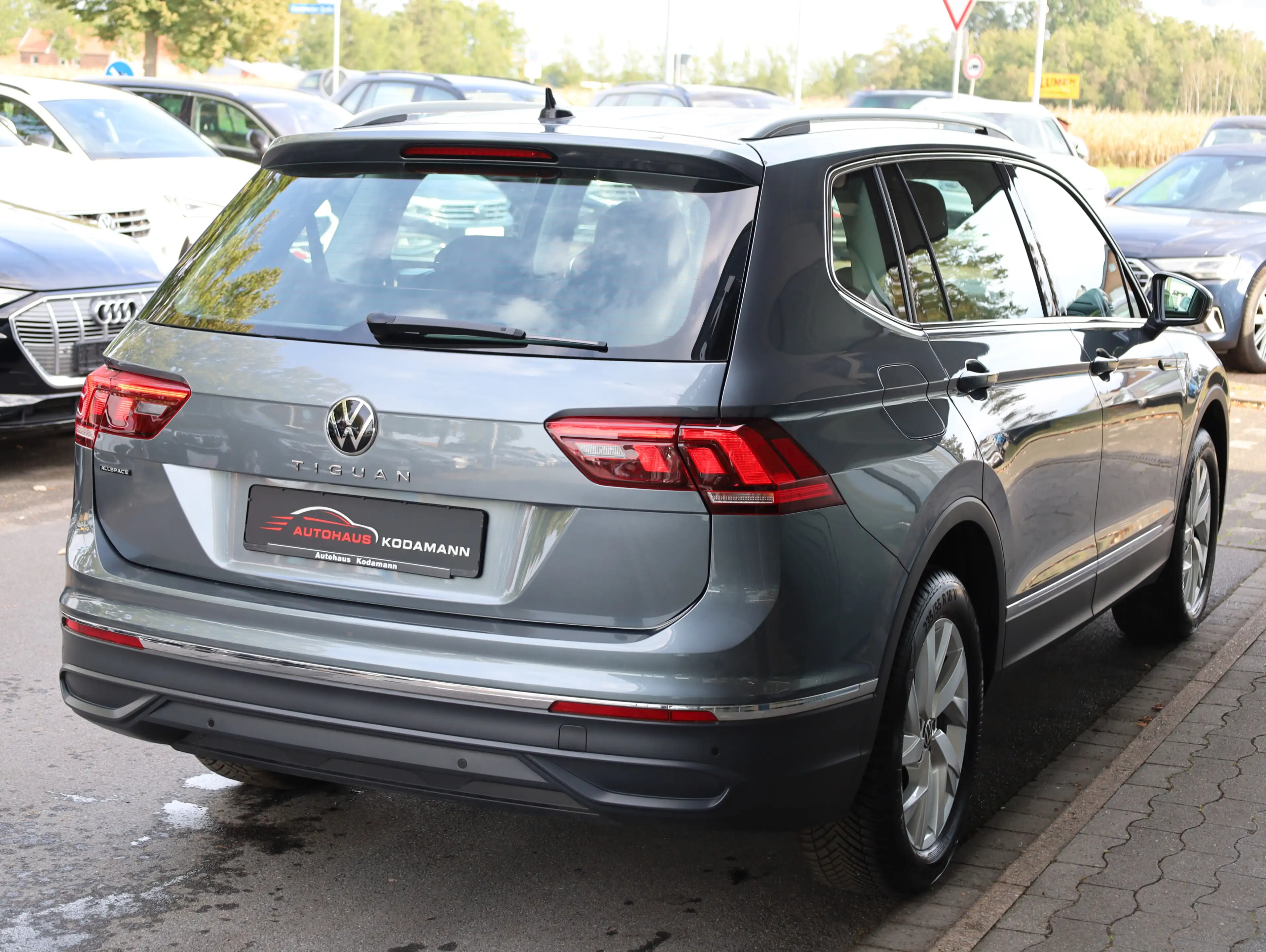Volkswagen Tiguan Allspace Life *Virtual*ACC*AHK* 7 Sitzer* — photo 10