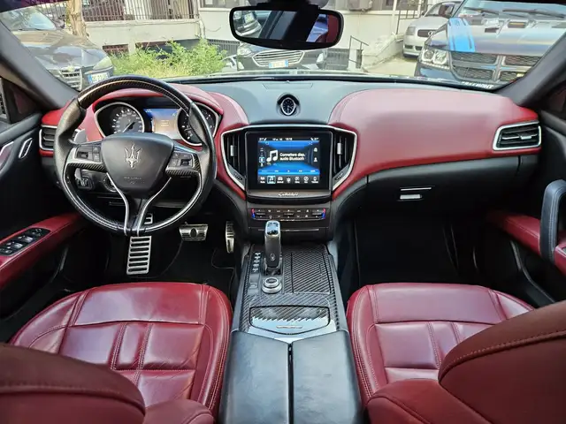 Maserati Ghibli view 10