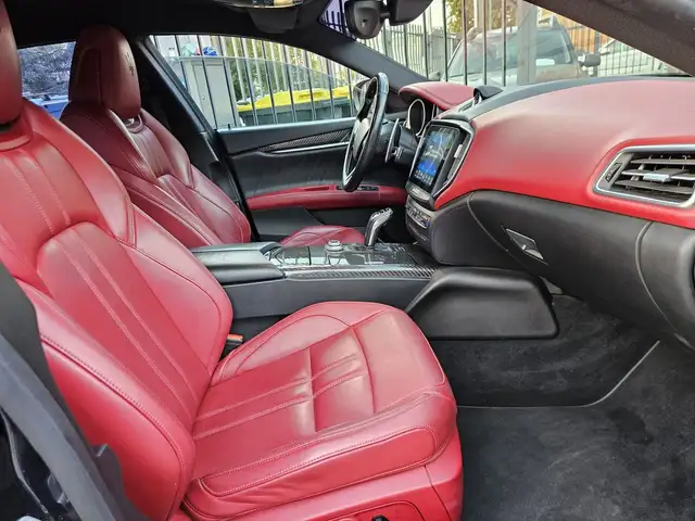 Maserati Ghibli view 11