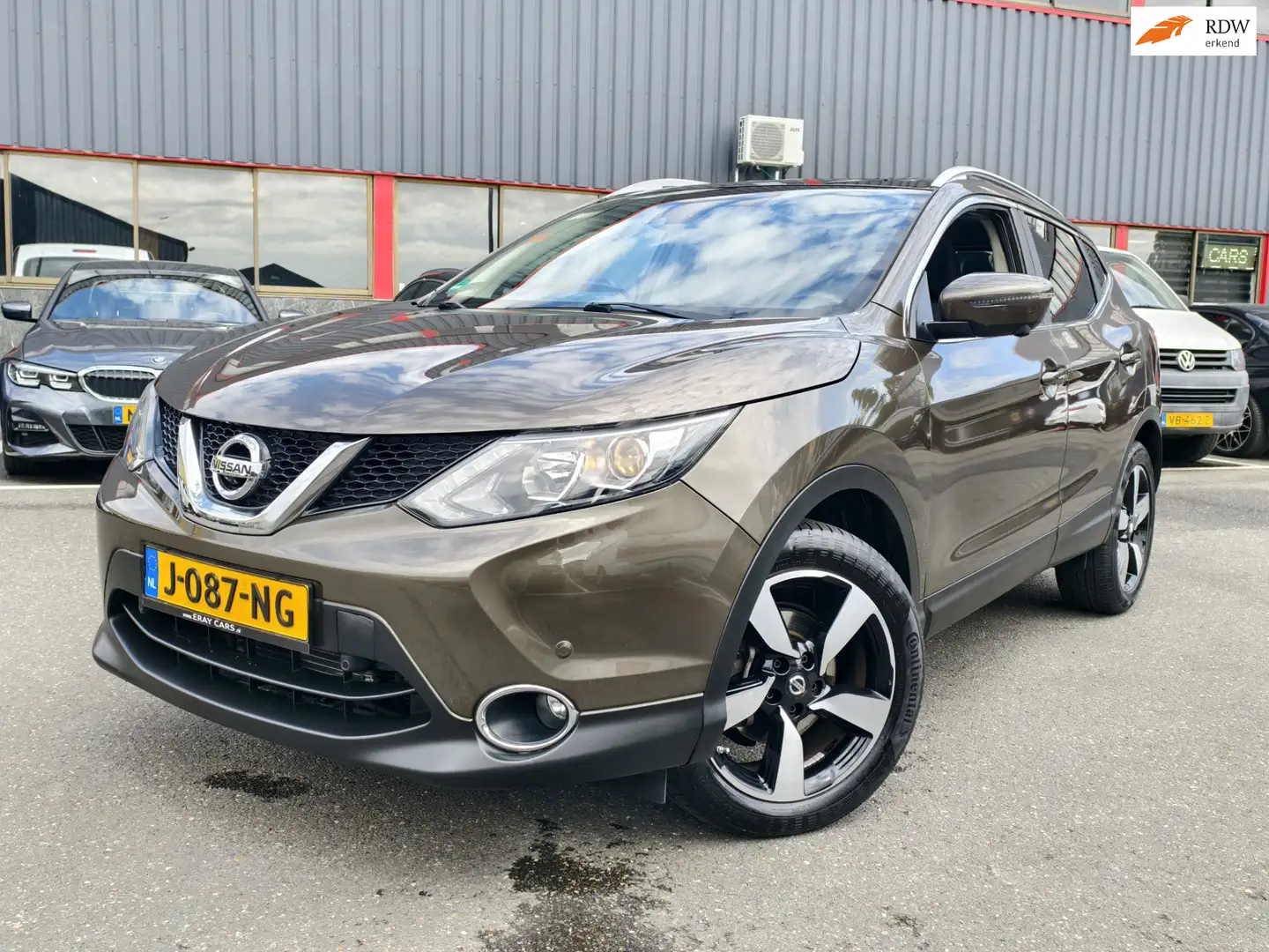 Nissan Qashqai 1.2 Connect Edition / AUTOMAAT / PANO / NAVI / 360 Bruin - 1