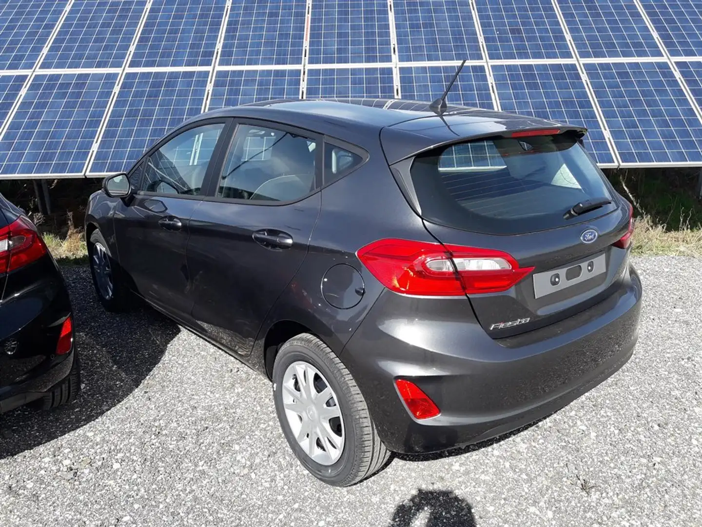 Ford Fiesta Trend 1,5 TDCi Start/Stop Grau - 2