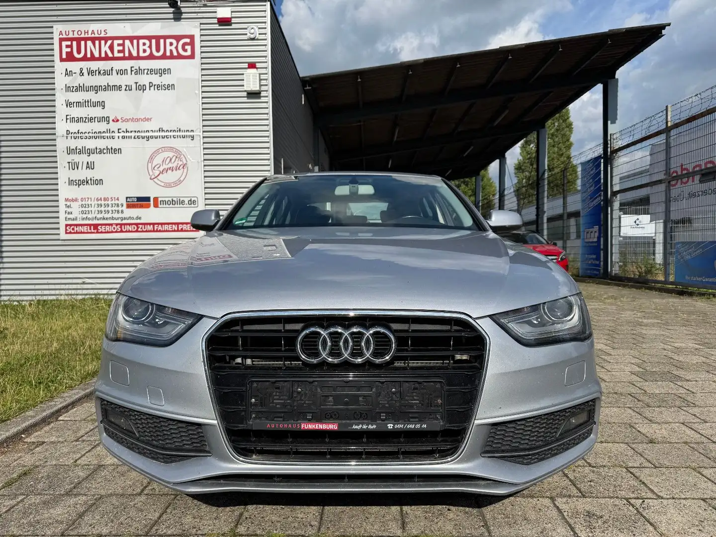 Audi A4 2.0 Tdi Lim. S Line AUT/NAVI/LEDER/XENON/TEMP Silber - 1