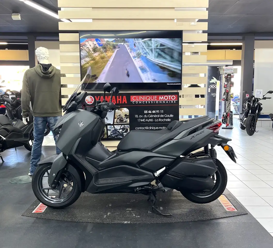 Yamaha X-Max 300