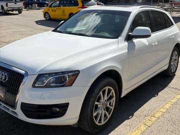 quattro 4dr 2.0L Premium Plus