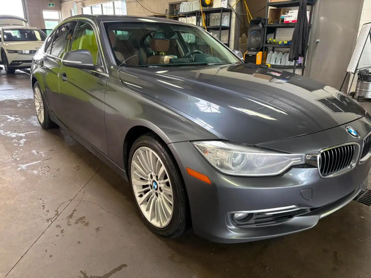 BMW 3 Series photo BMW 3 Series