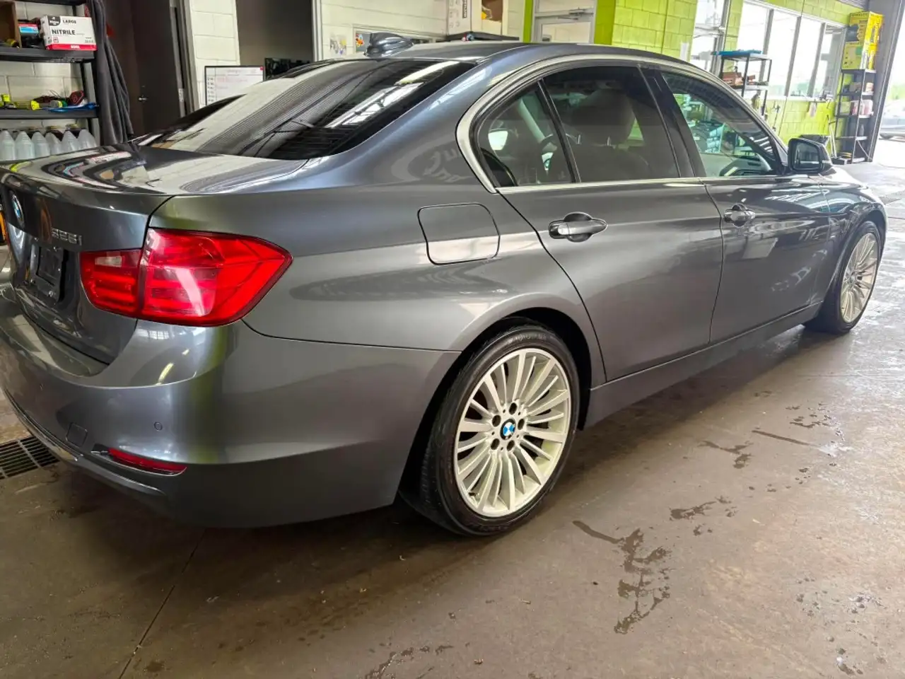 BMW 3 Series photo BMW 3 Series