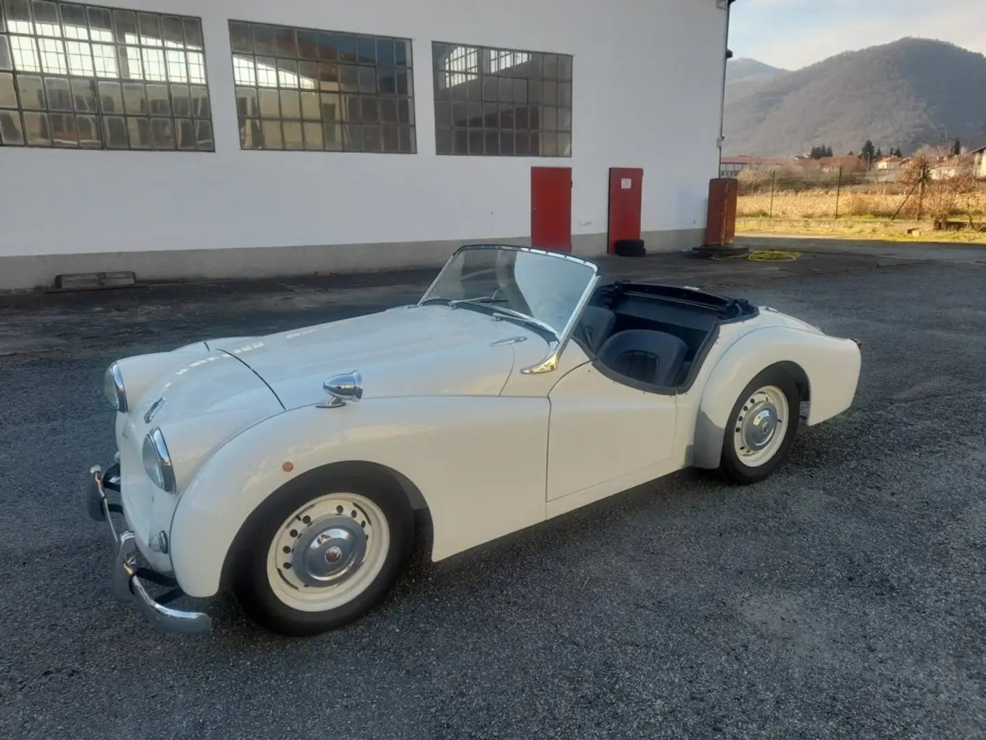 Triumph TR2 LONG DOOR Blanco - 1