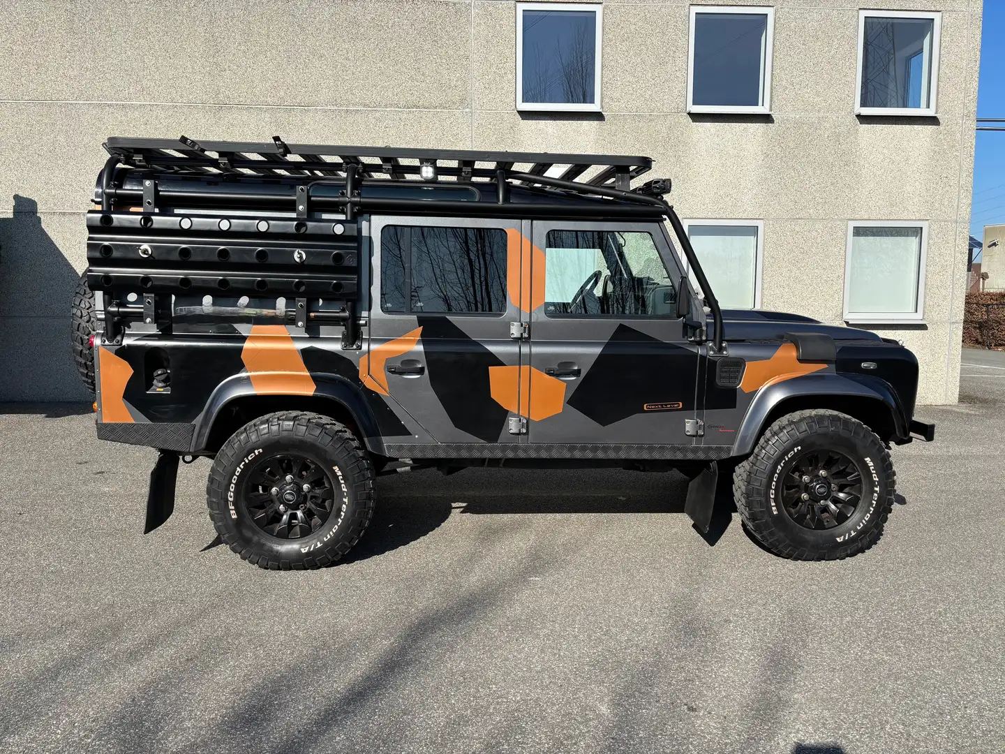 Land Rover Defender 2.2 Turbo - D SE DPF *FULL*LED*WINCH* Сірий - 2