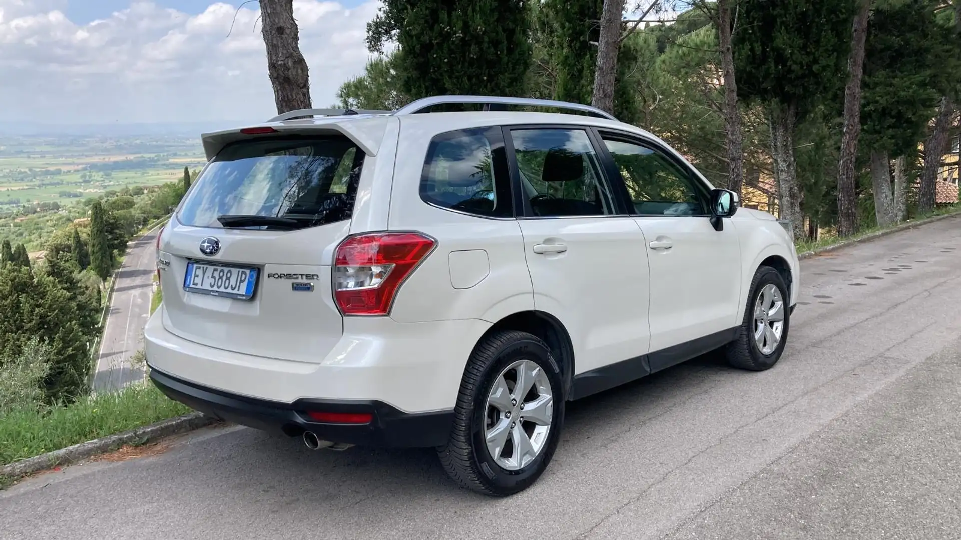 Subaru Forester Forester IV 2013 2.0d-L Trend Bílá - 1