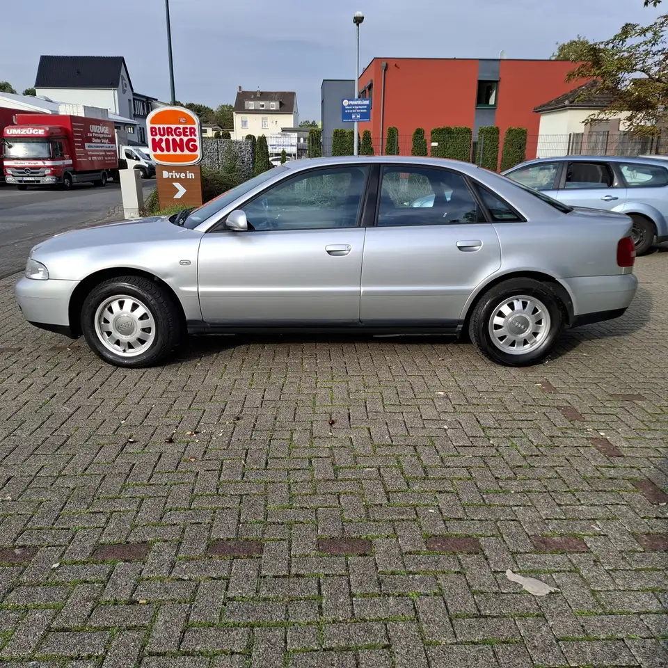 Audi A4 1.6, foto 6