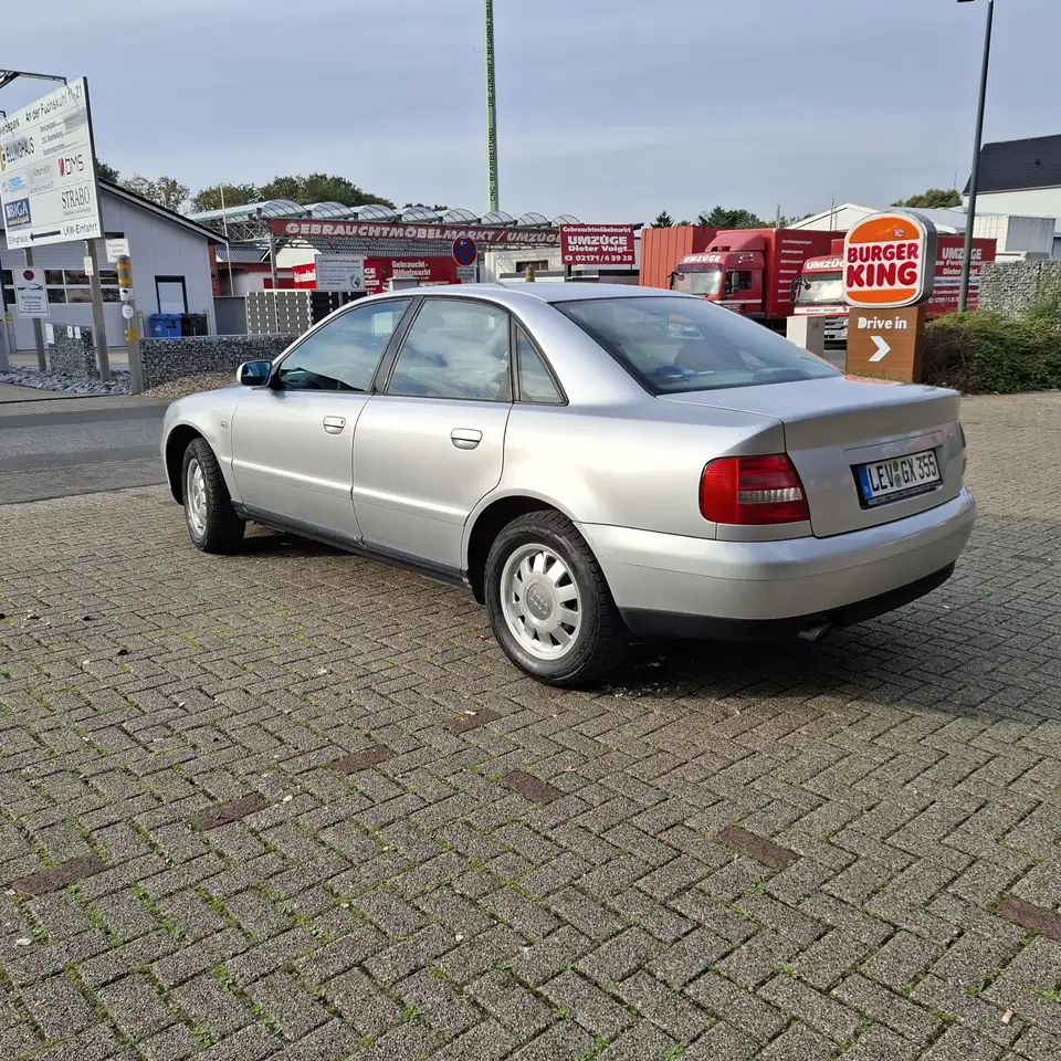 Audi A4 1.6, foto 4