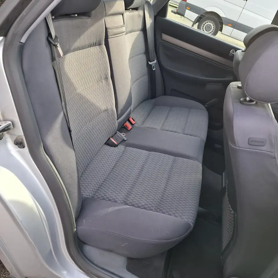 Audi A4 1.6, foto 9