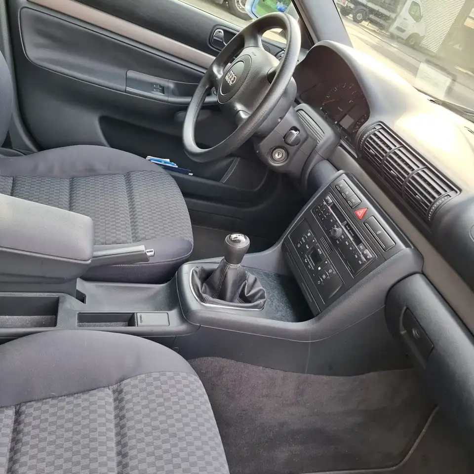 Audi A4 1.6, foto 10