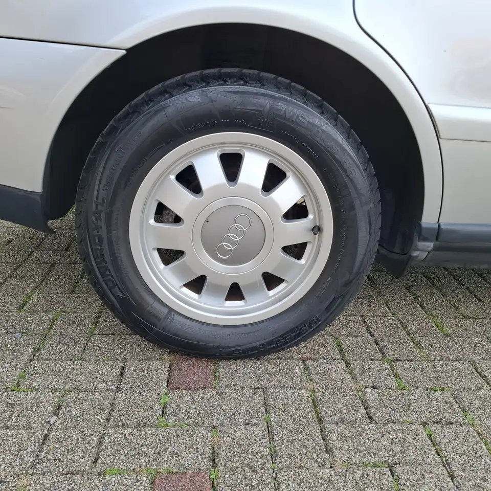 Audi A4 1.6, foto 12