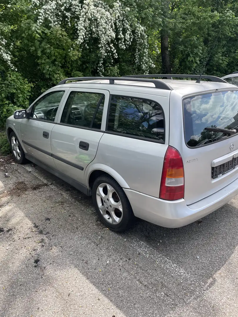 Opel Astra 1.6 Caravan - 1