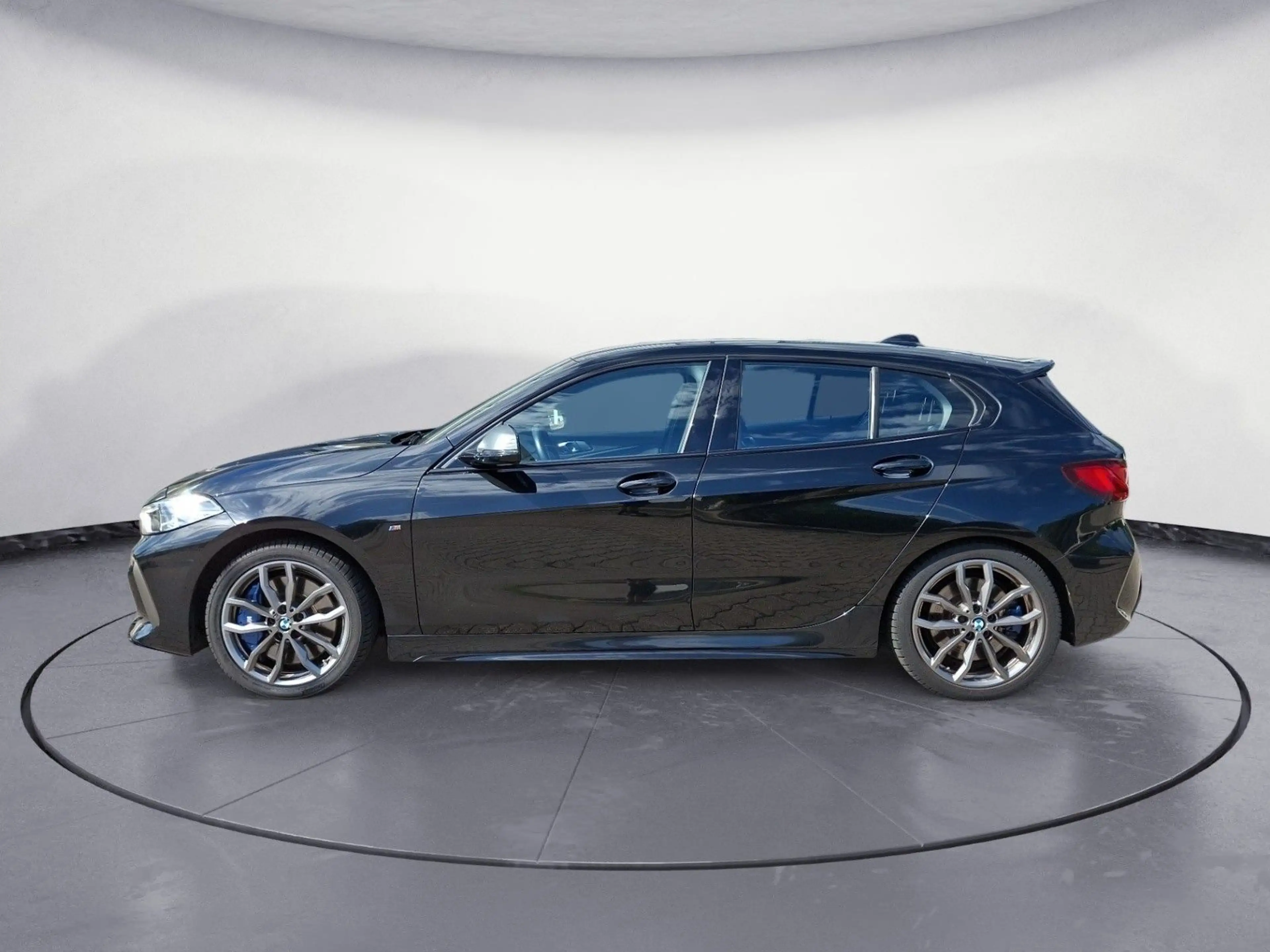 BMW 135 i xDrive Sport Aut. Klimaaut. Head-Up PDC — photo 3