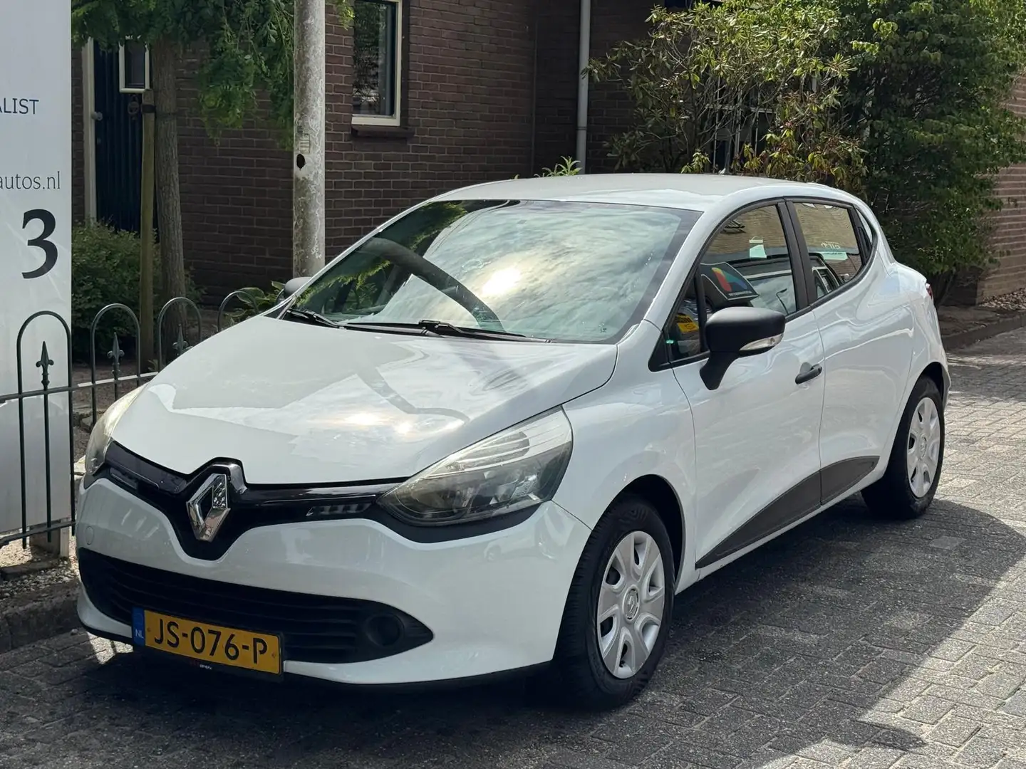 Renault Clio 0.9 TCe Eco2 Authentique Airco/5-Deurs Weiß - 2