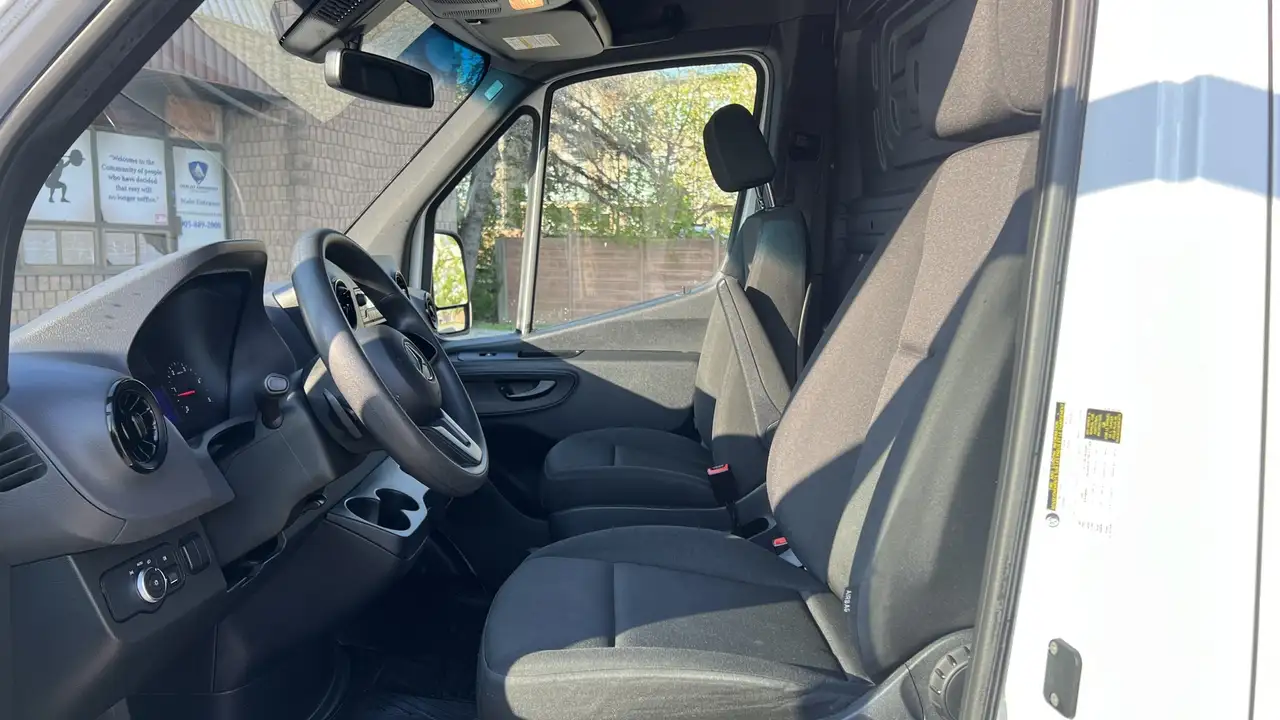 Mercedes-Benz Sprinter снимка Mercedes-Benz Sprinter