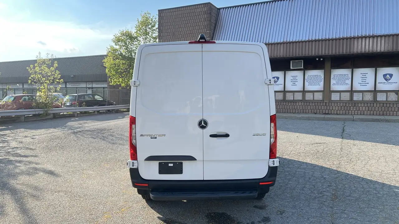 Mercedes-Benz Sprinter снимка Mercedes-Benz Sprinter