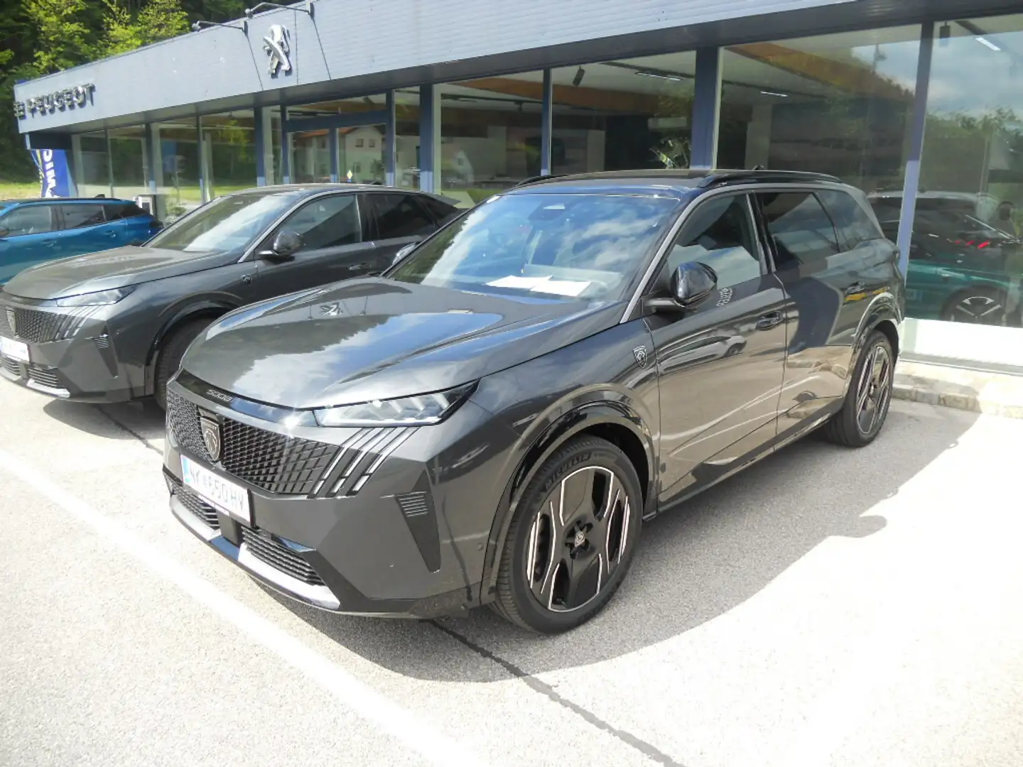 Peugeot 5008 Elektro 210 73kWh Grau - 1