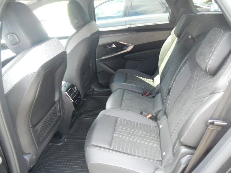Peugeot 5008 Elektro 210 73kWh — photo 7