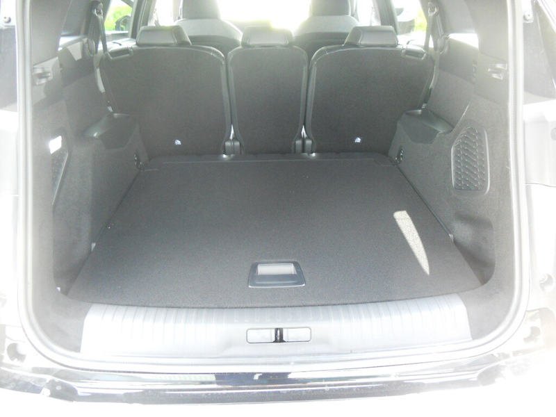 Peugeot 5008 Elektro 210 73kWh — photo 8
