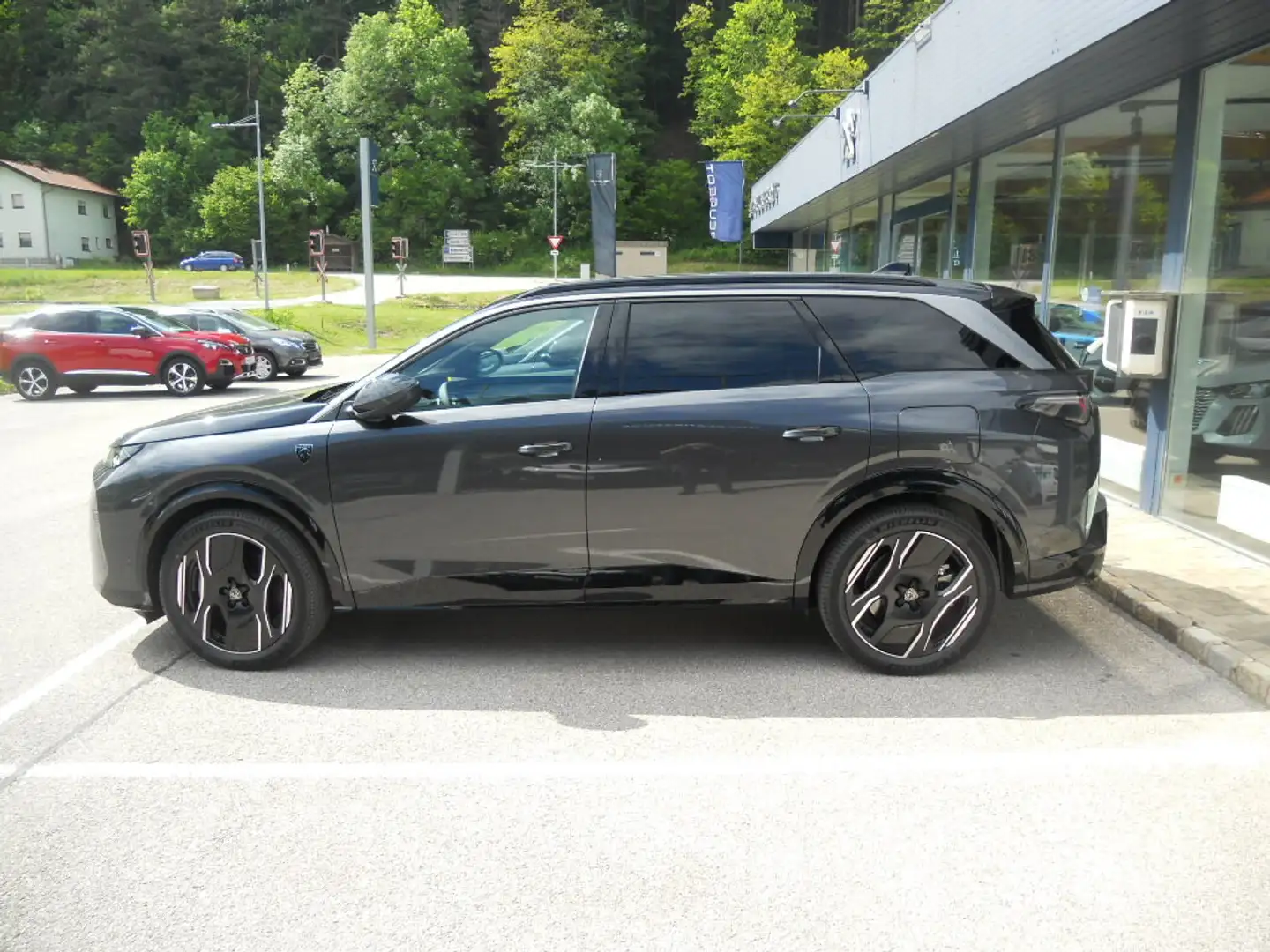 Peugeot 5008 Elektro 210 73kWh Grau - 2