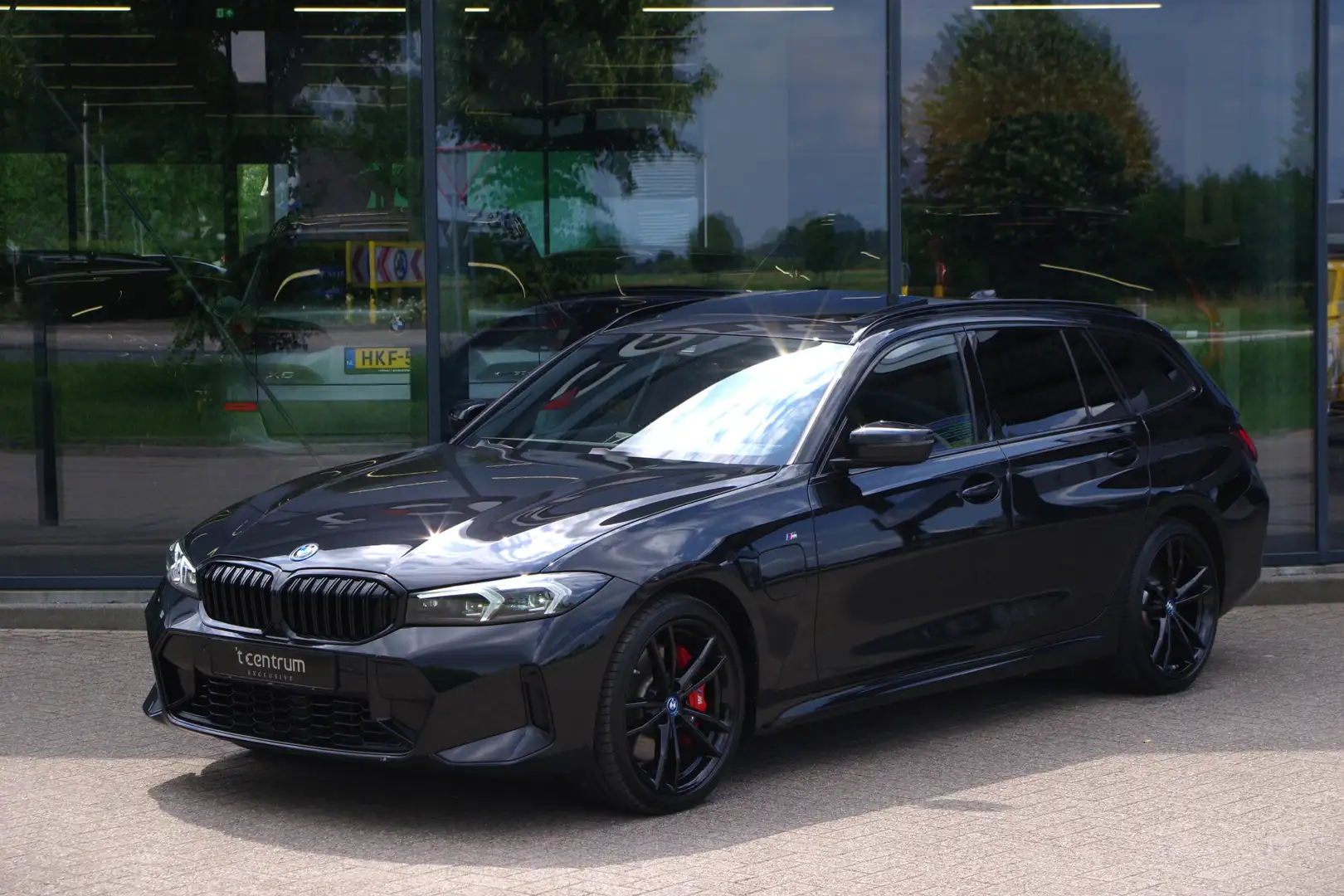BMW 330 3-serie Touring 330e xDrive 293 PK M-Sport Pro, Pa Nero - 1