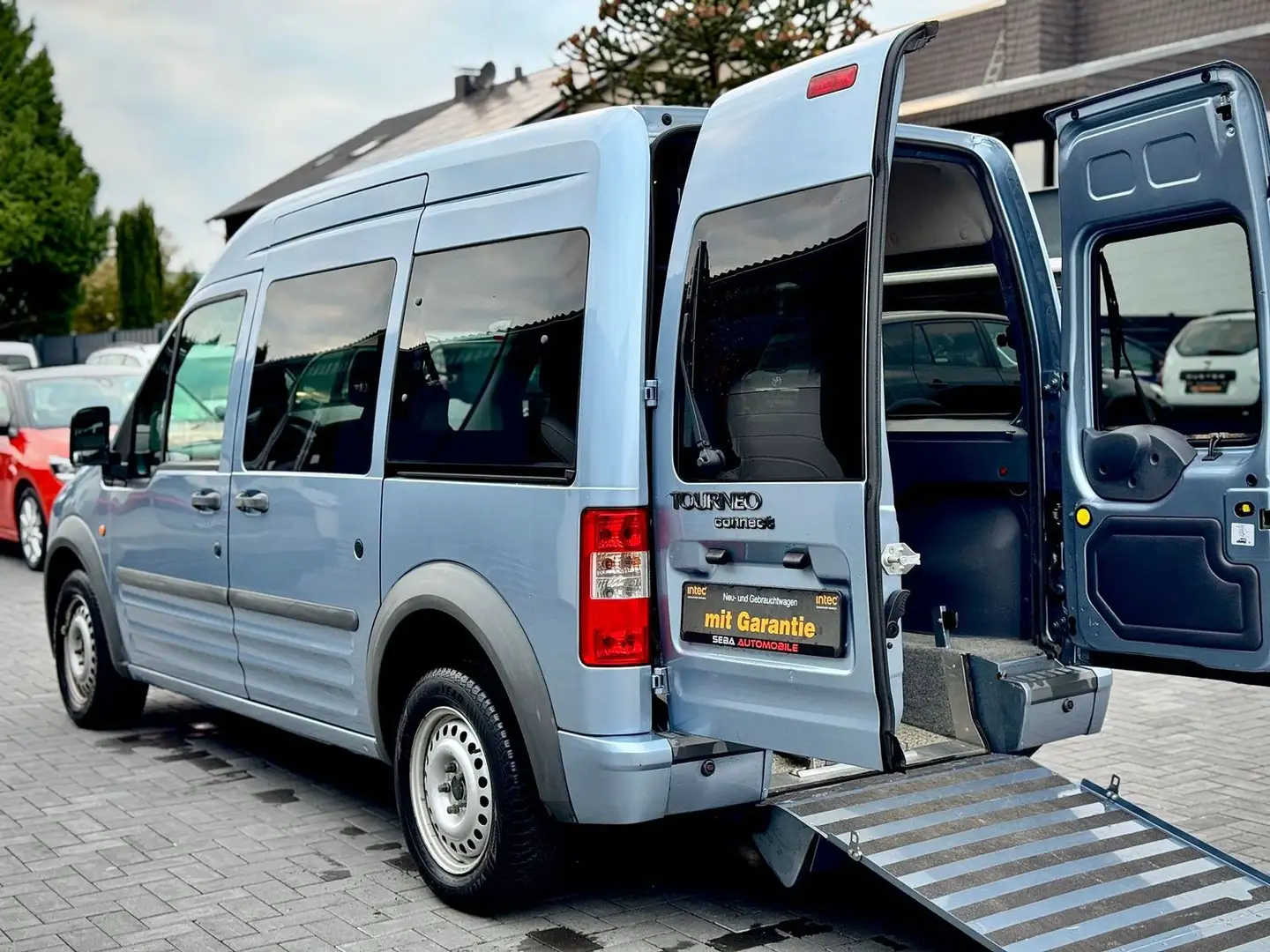 Ford Tourneo Connect 'Behindertengerecht-Rampe' Blau - 1