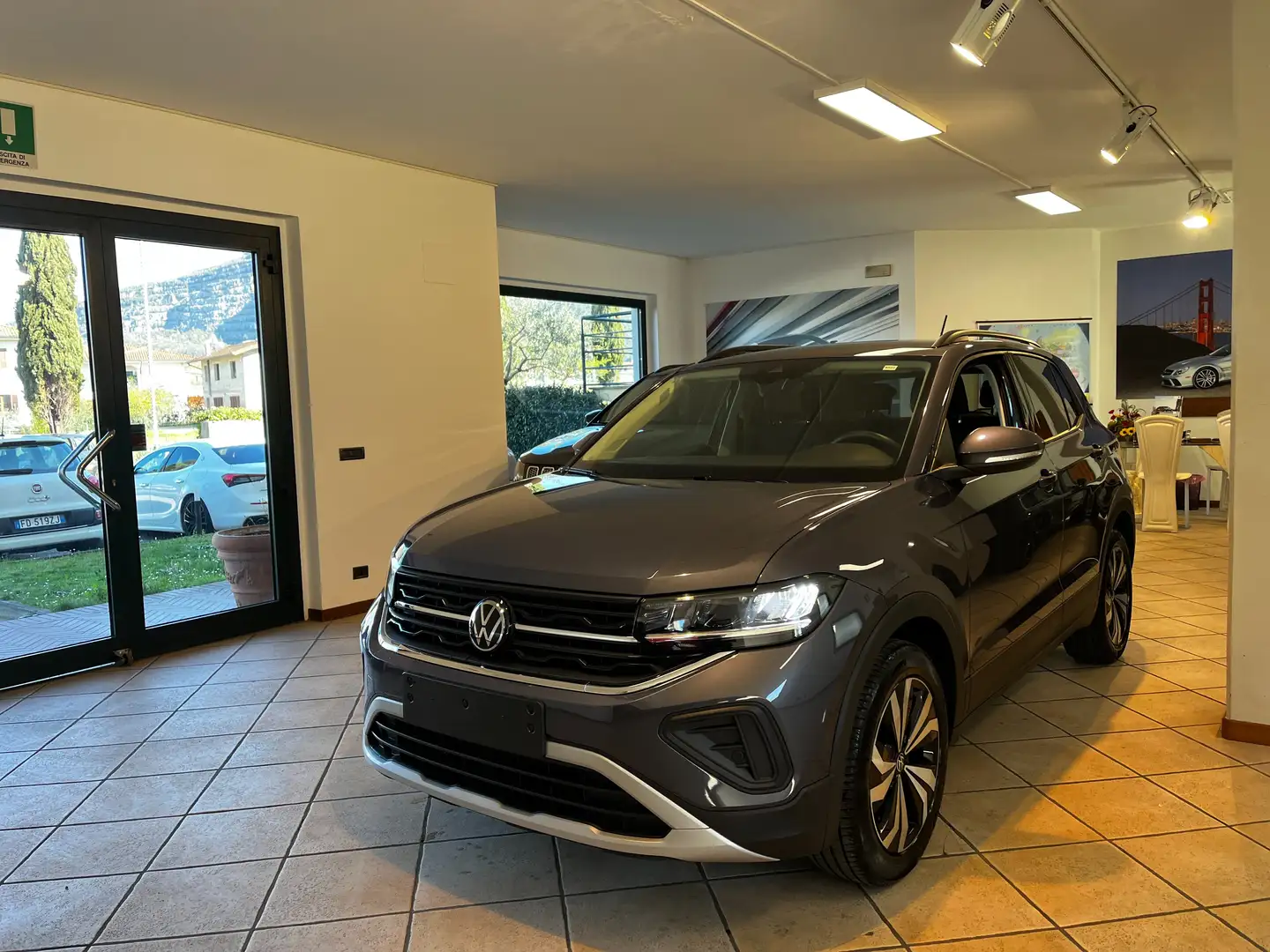 Volkswagen T-Cross 1.0 tsi Life 95cv CON MOLTI OPTIONAL Grigio - 1