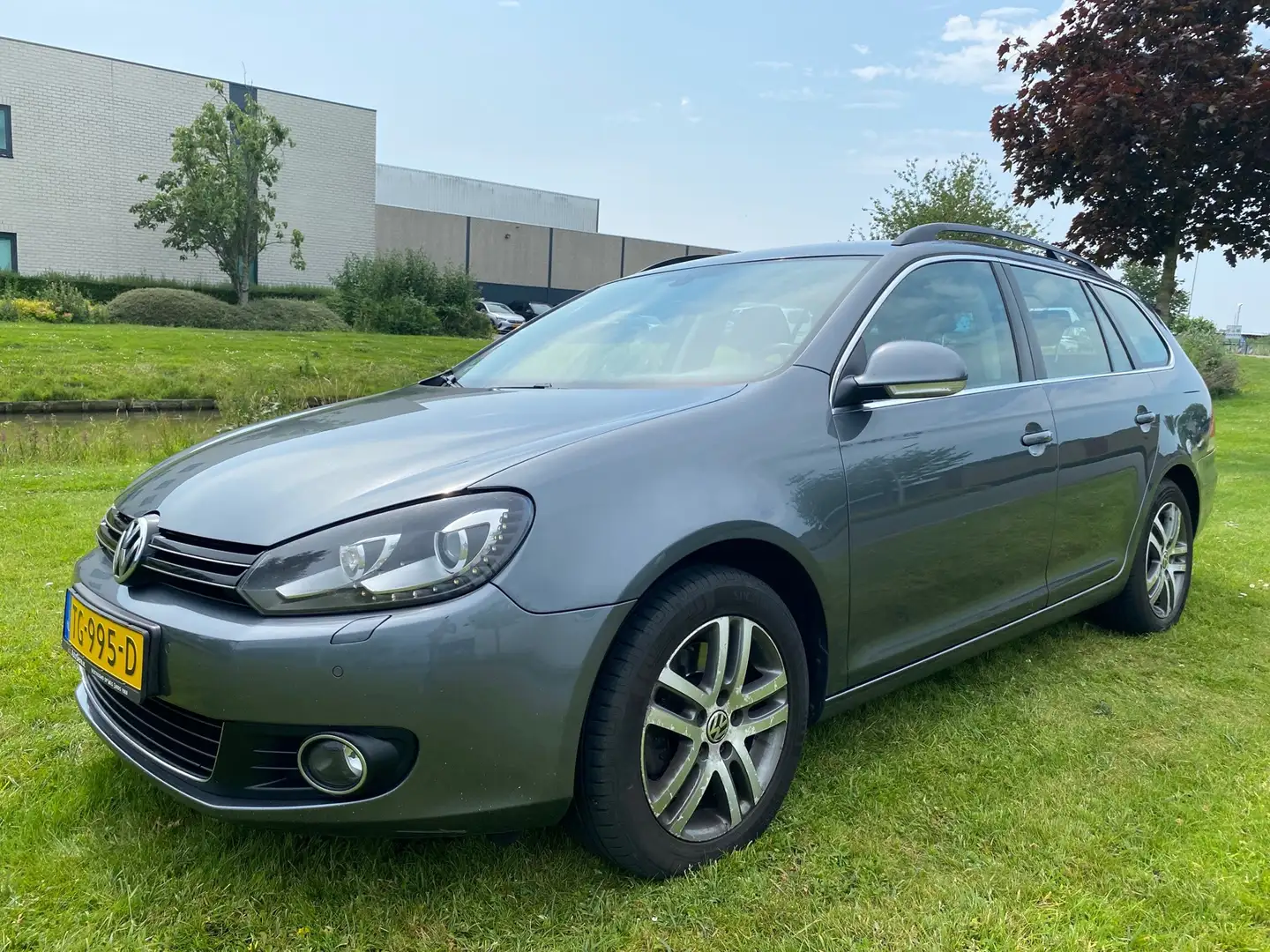 Volkswagen Golf Variant 2012 * 2.0 TDI Highline * AUTOMAAT * LED * LMV * Grijs - 1