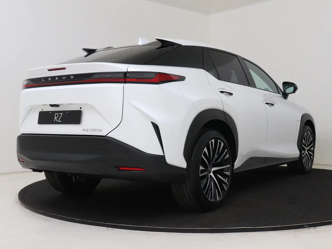 Lexus RZ 2026