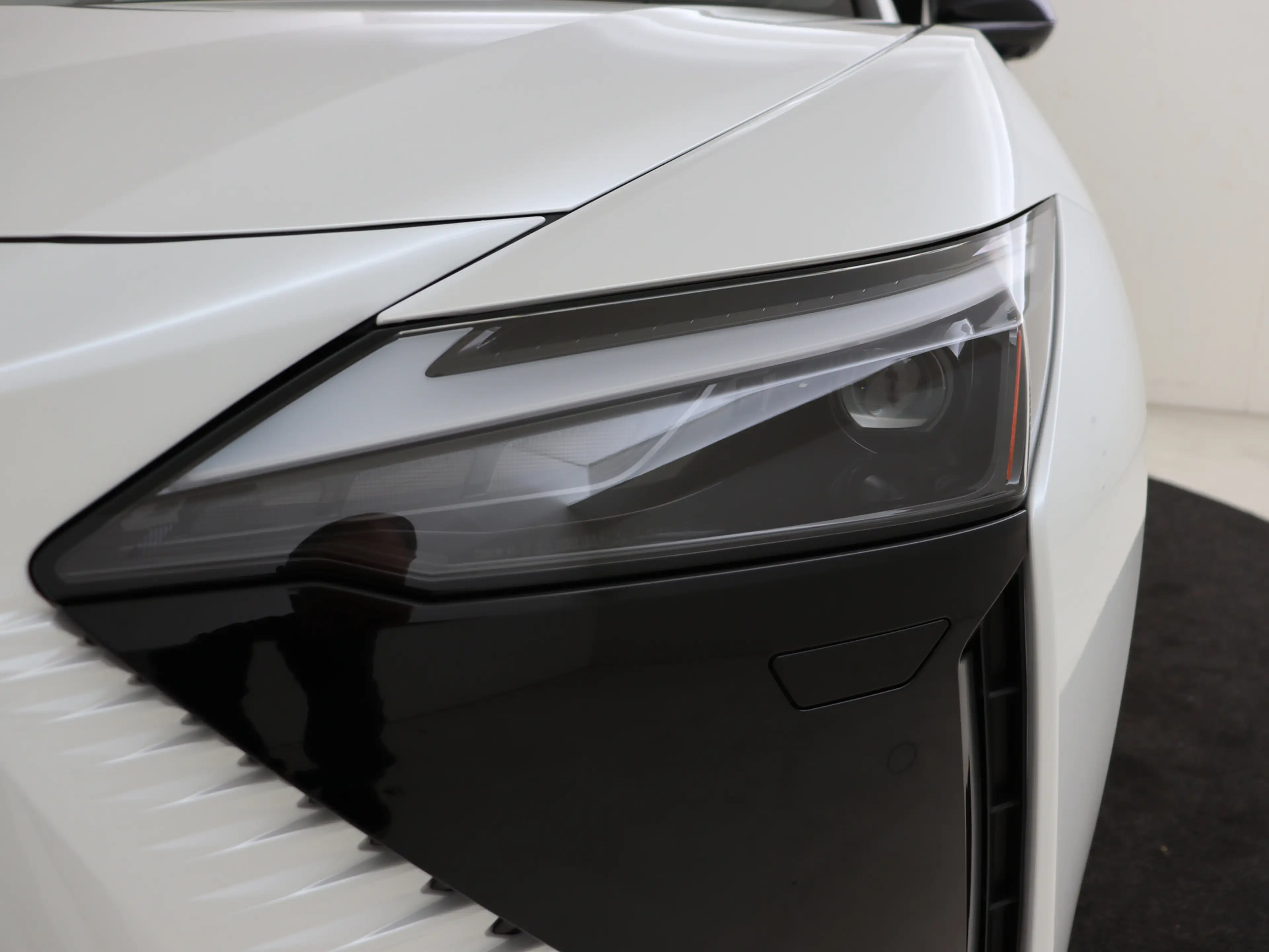 Lexus RZ 350e Luxury Line 77 kWh | 20" Velgen | Head Up Dis — photo 8