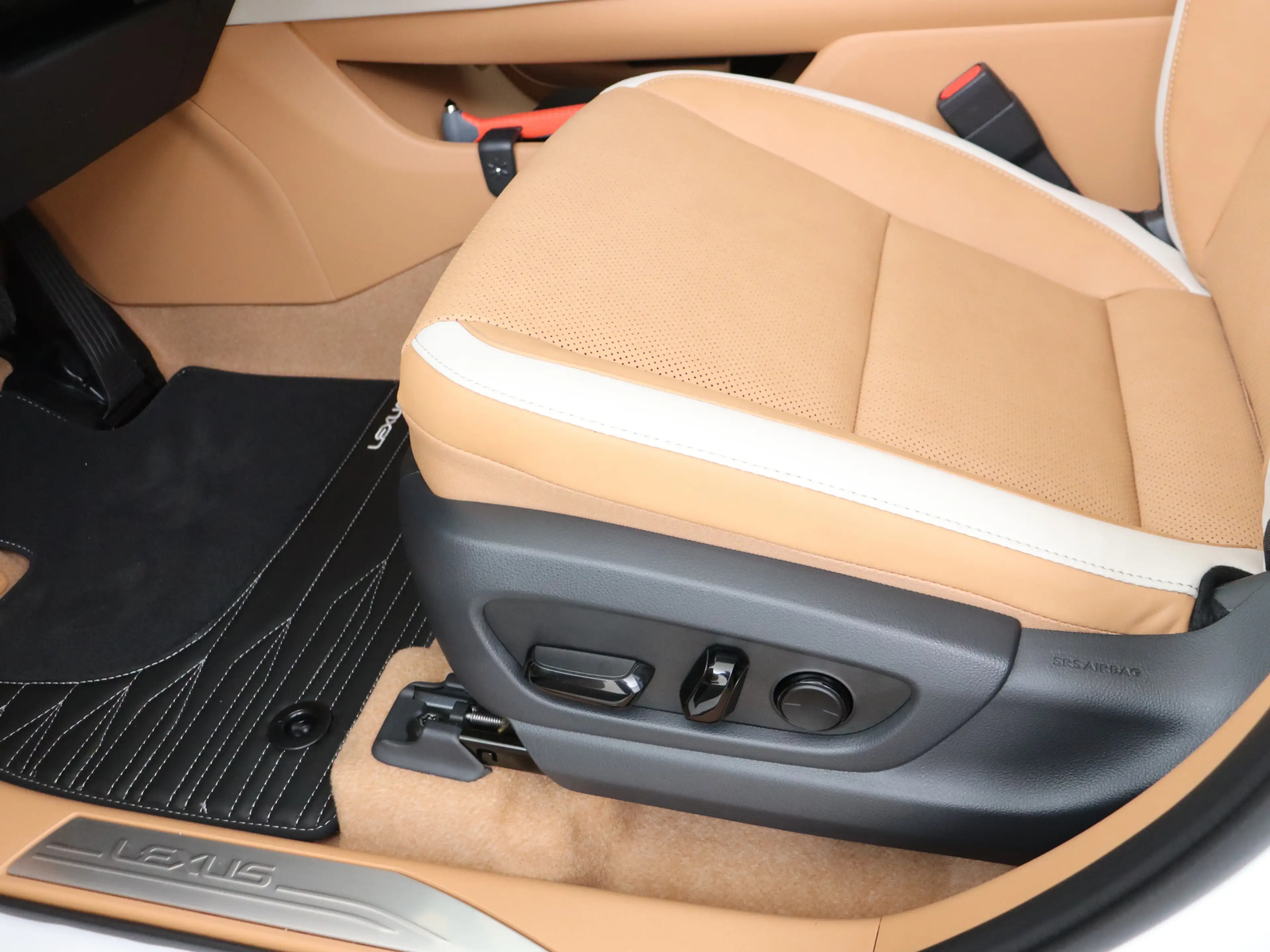 Lexus RZ 350e Luxury Line 77 kWh | 20" Velgen | Head Up Dis — photo 11