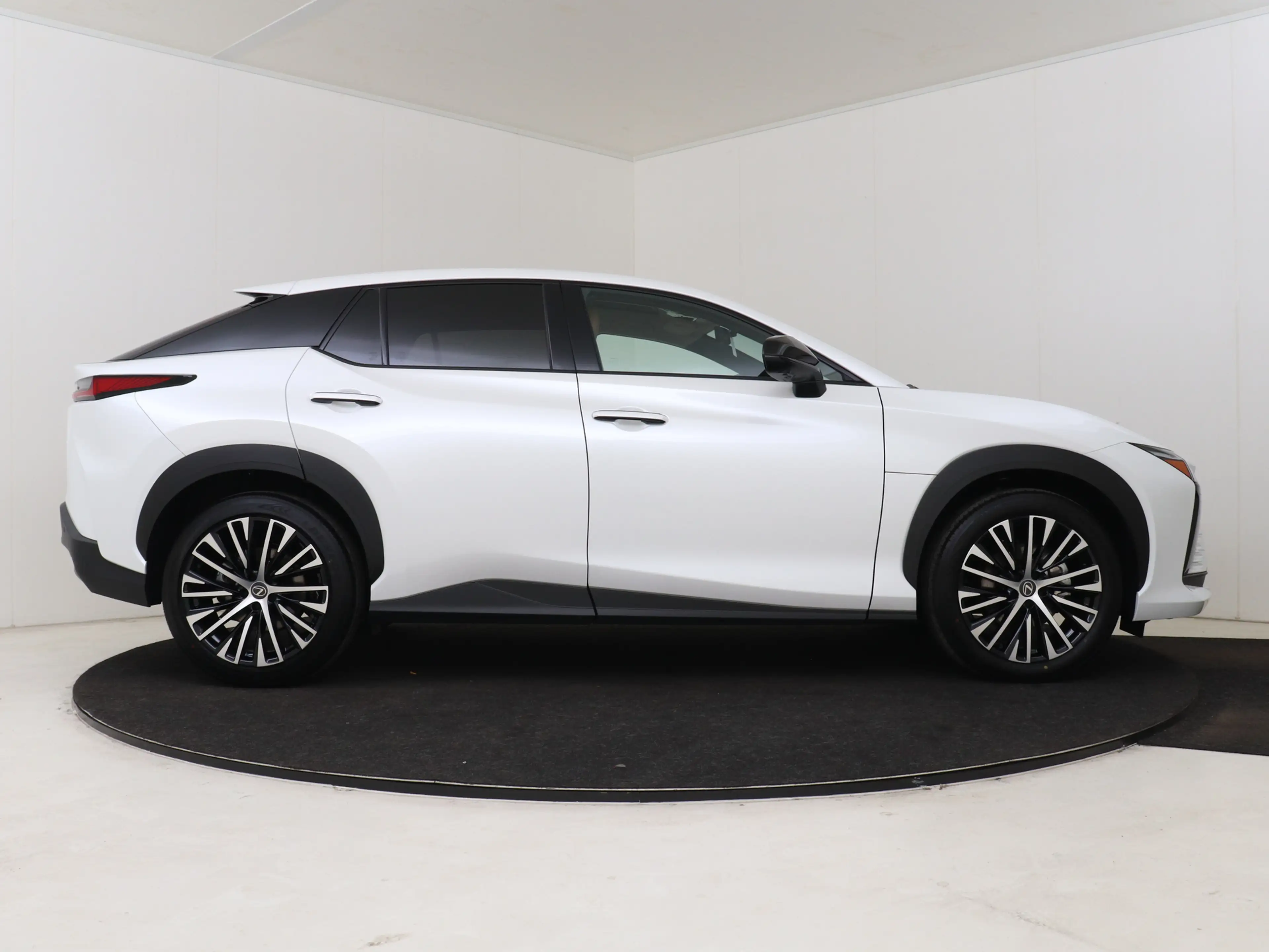 Lexus RZ 350e Luxury Line 77 kWh | 20" Velgen | Head Up Dis — photo 14